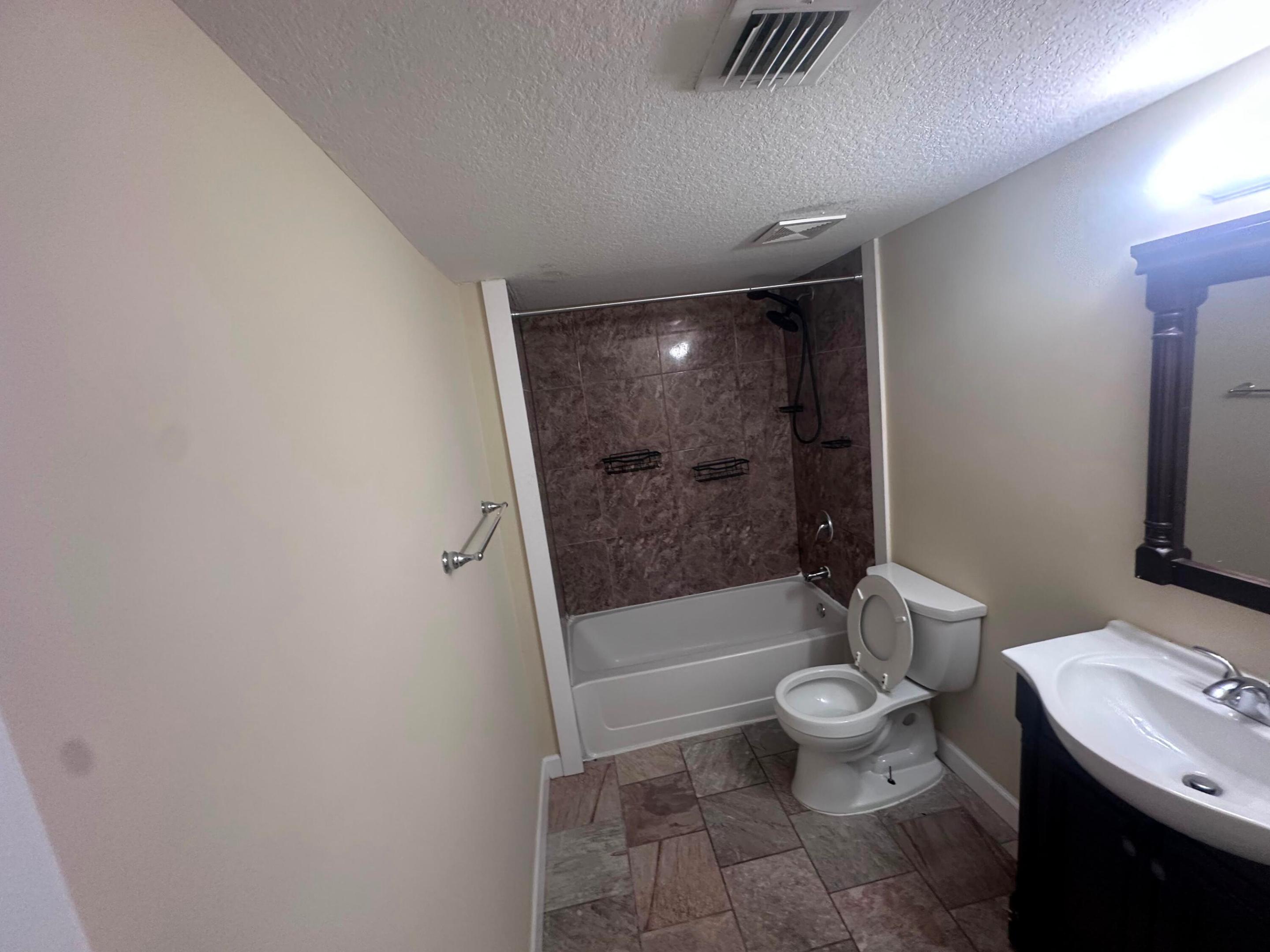 201 Villa Circle 201 Property Photo 31