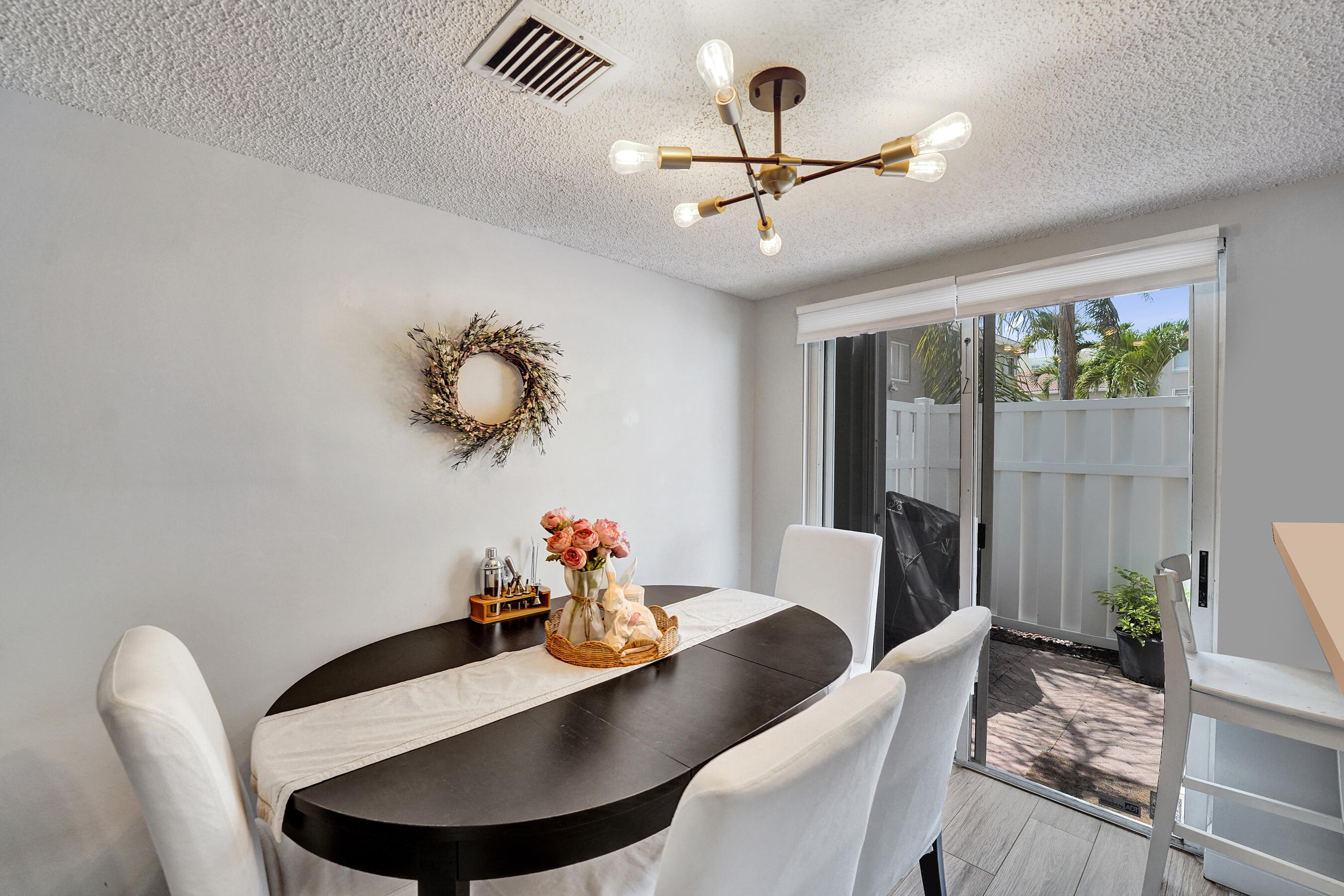 173 Riviera Circle Property Photo 4