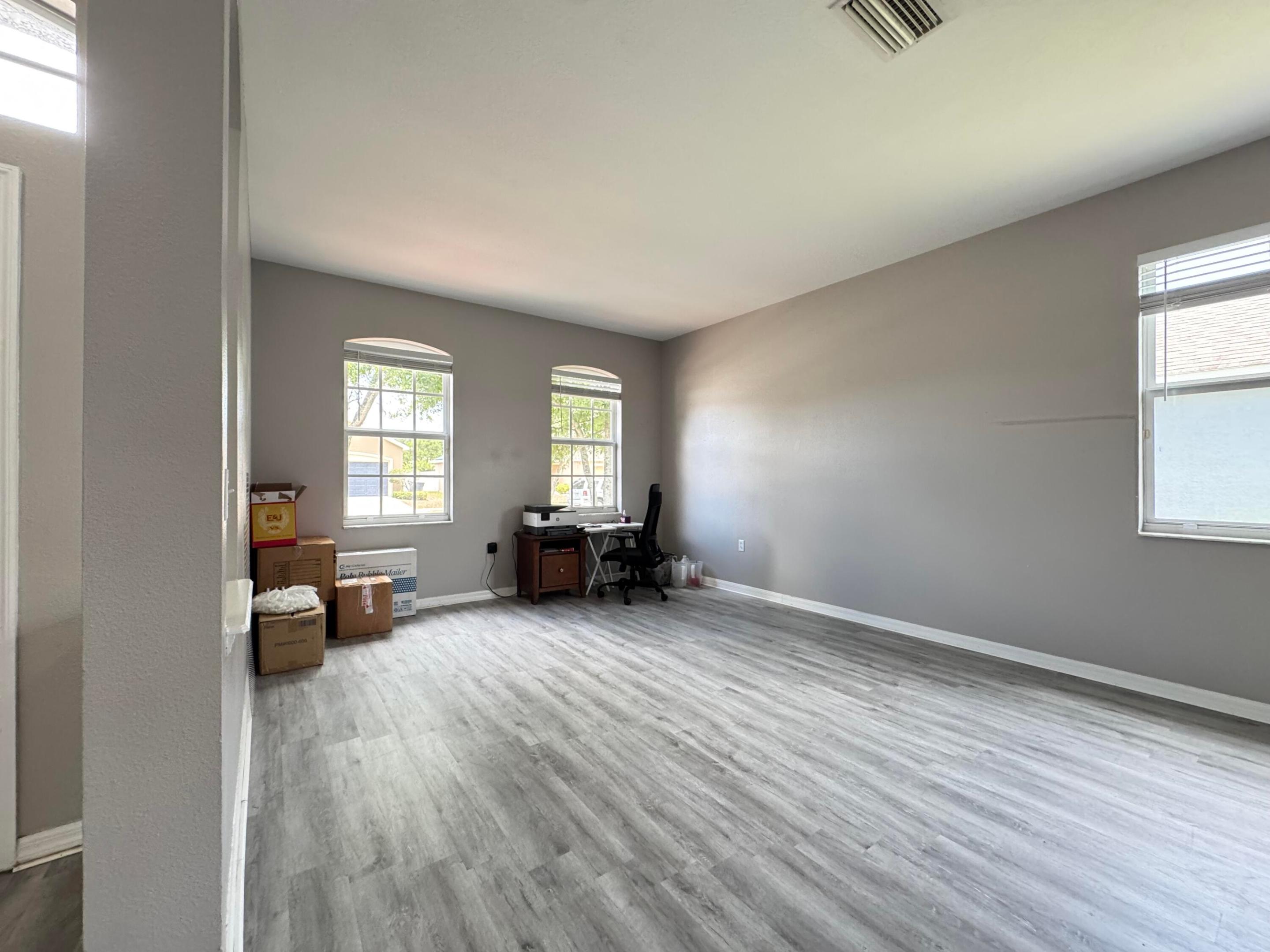 10868 Standing Stone Drive Property Photo 6