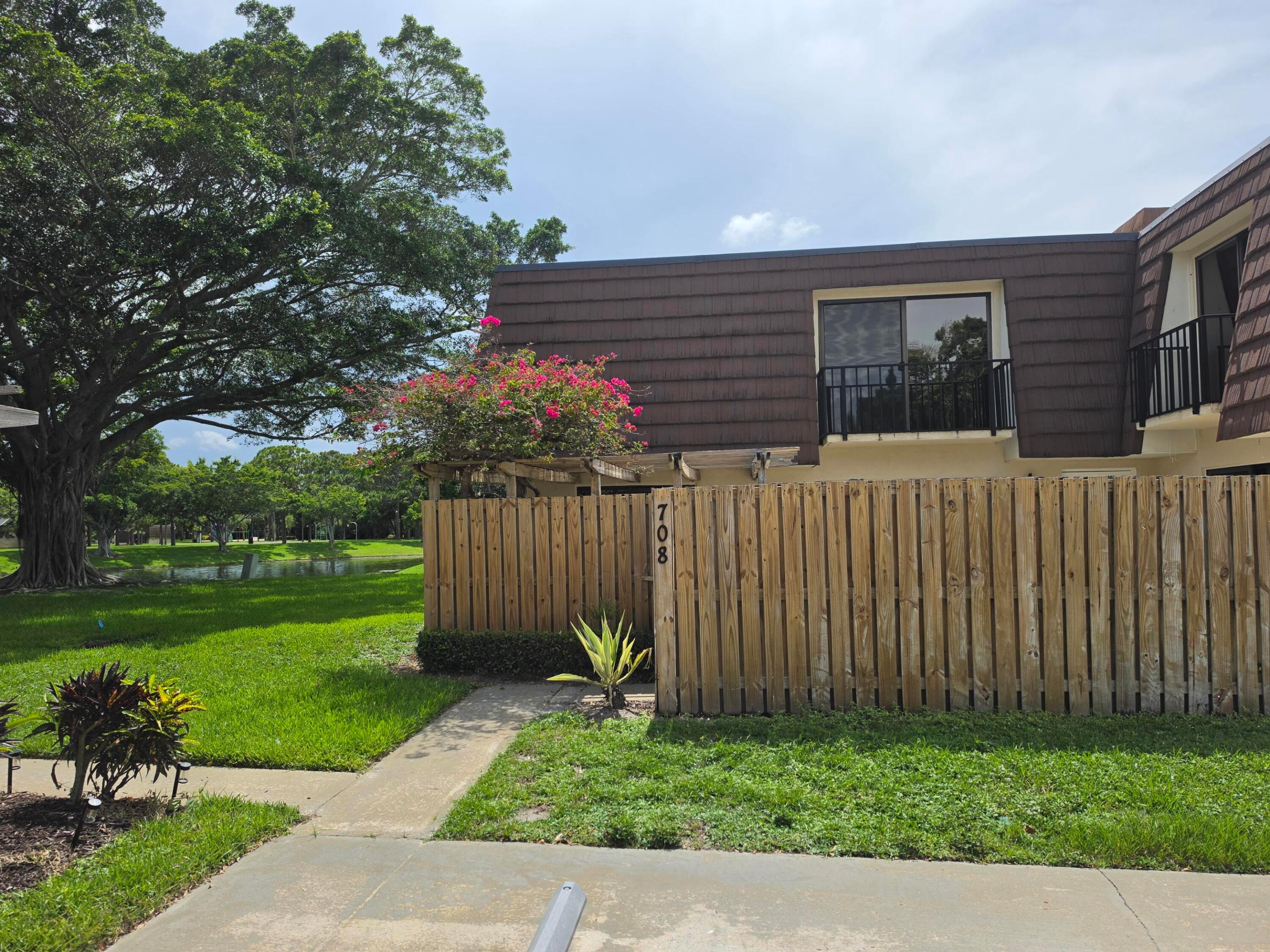 708 7th Lane Property Photo 1