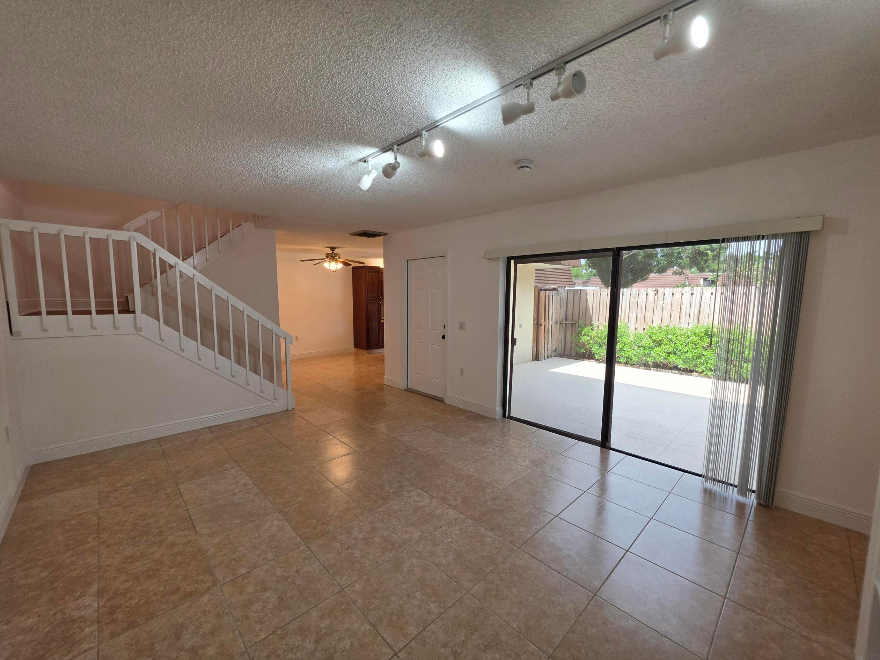 708 7th Lane Property Photo 11