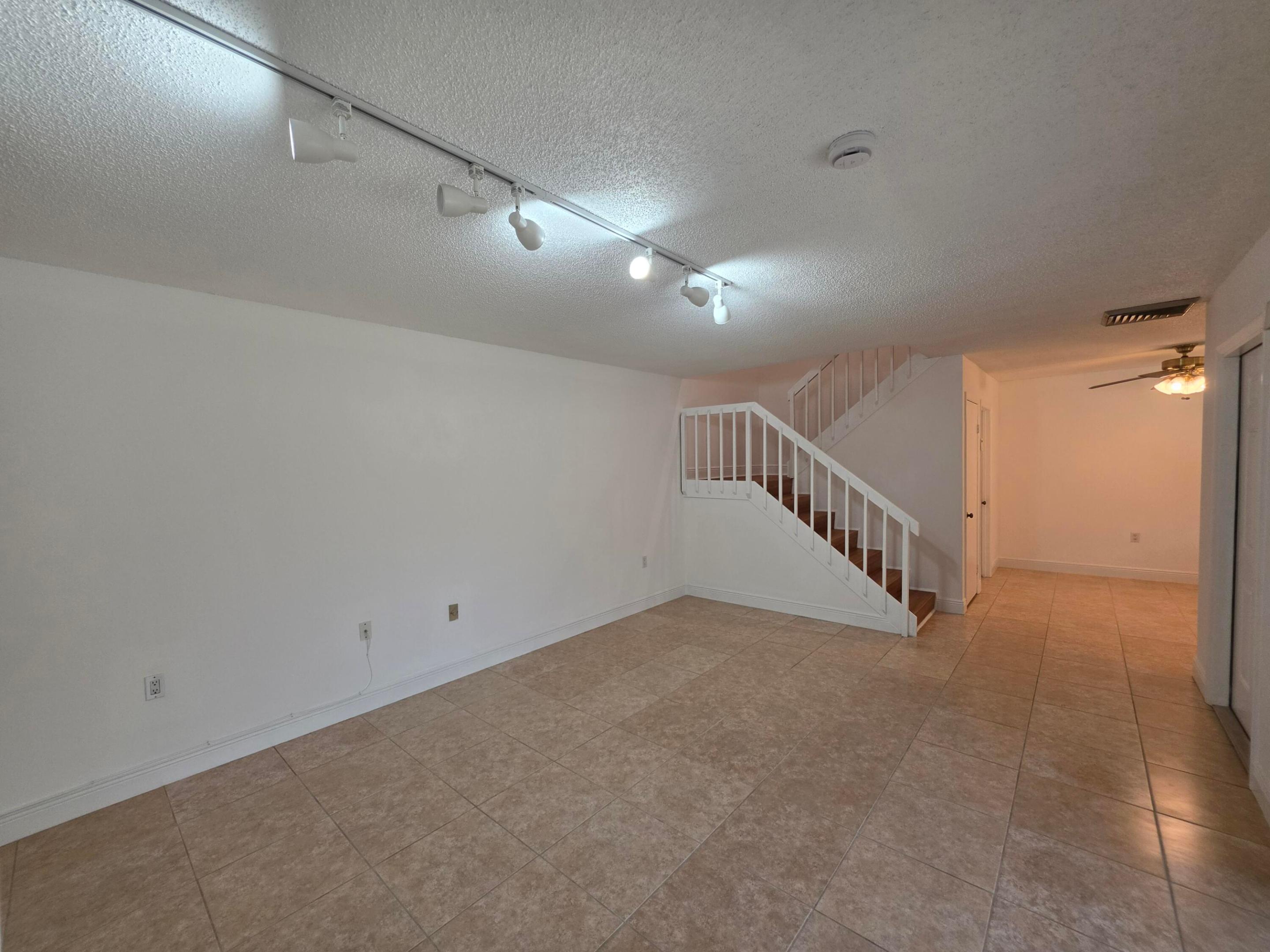 708 7th Lane Property Photo 12