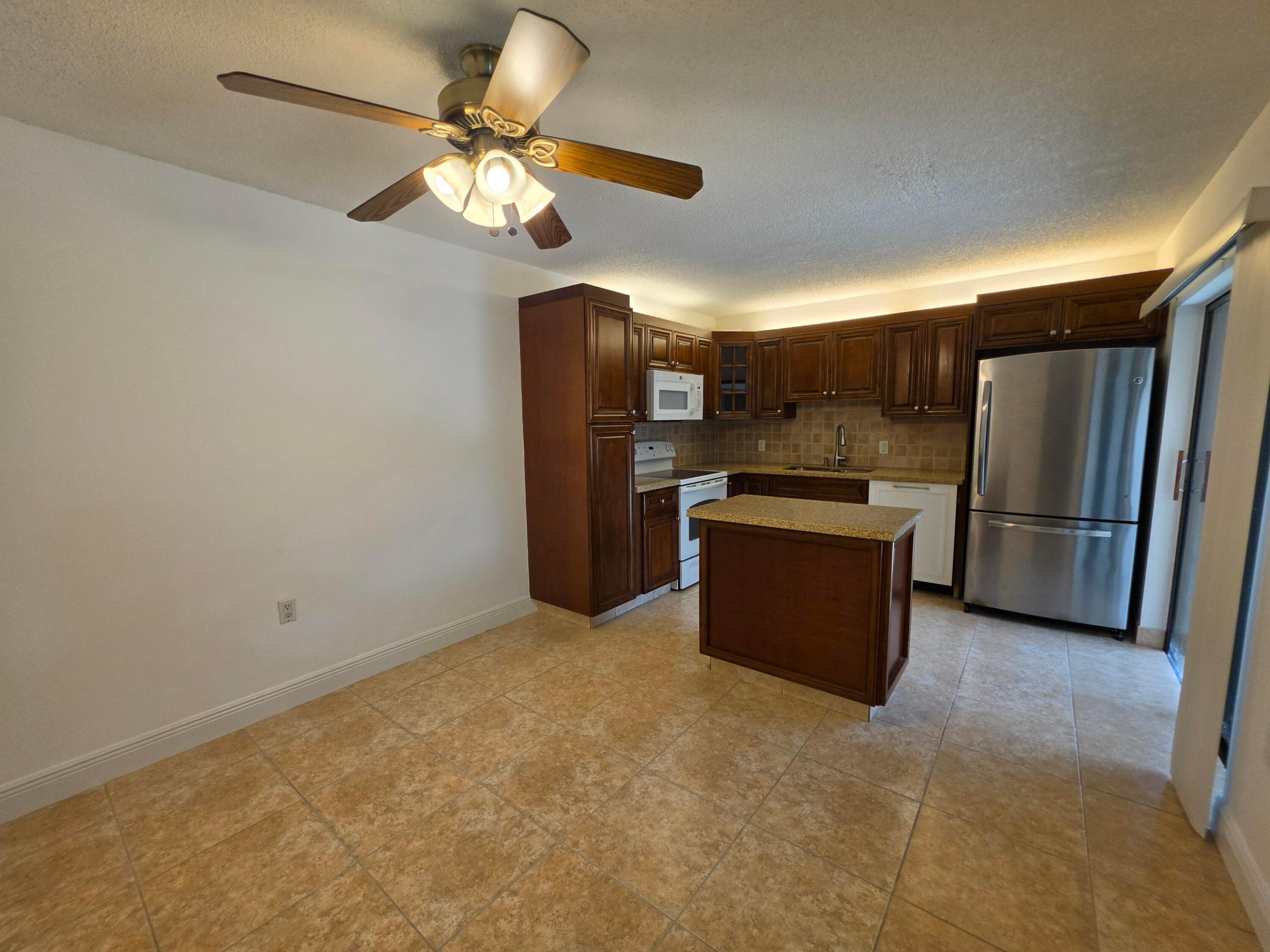 708 7th Lane Property Photo 16