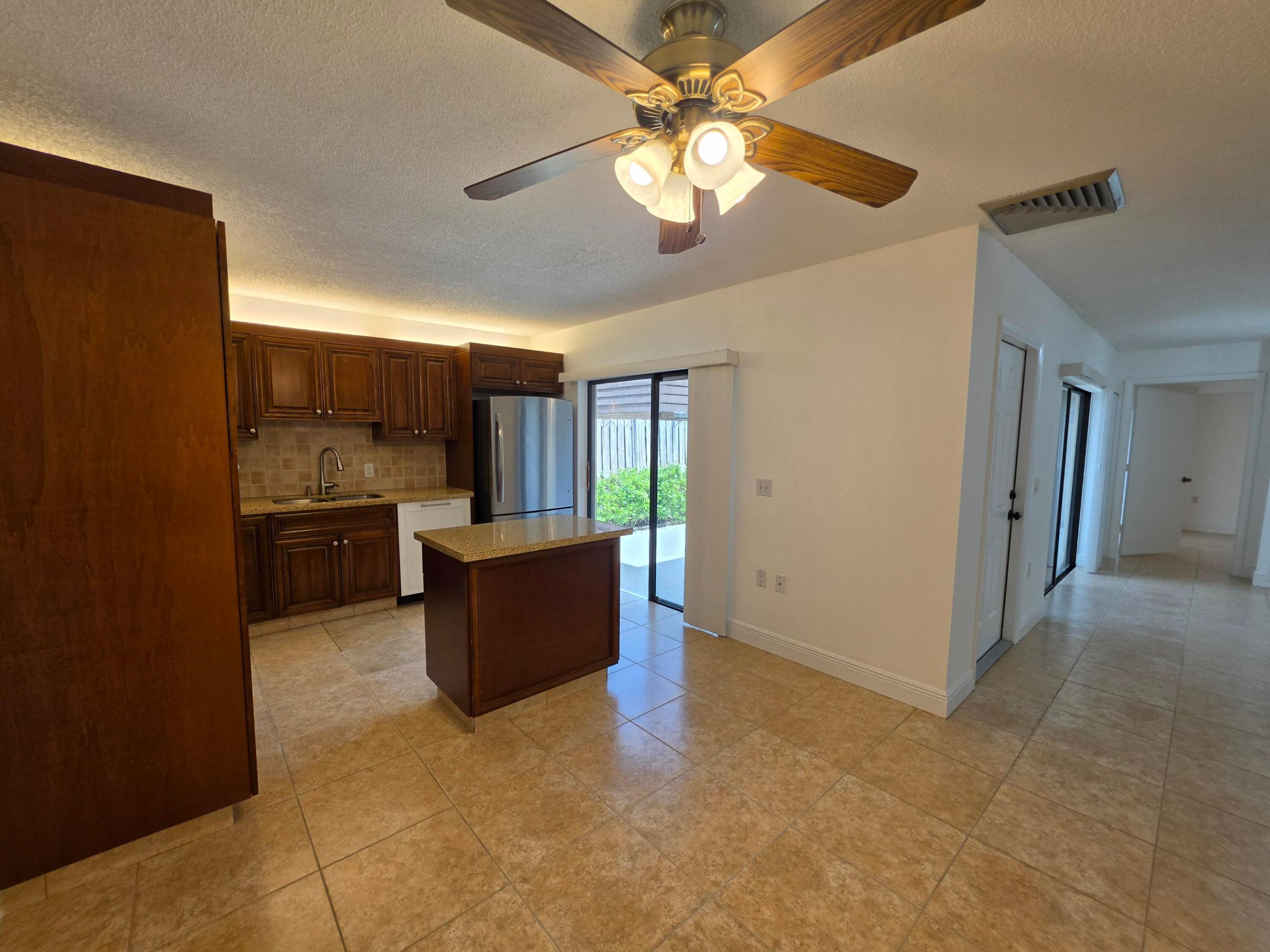 708 7th Lane Property Photo 18