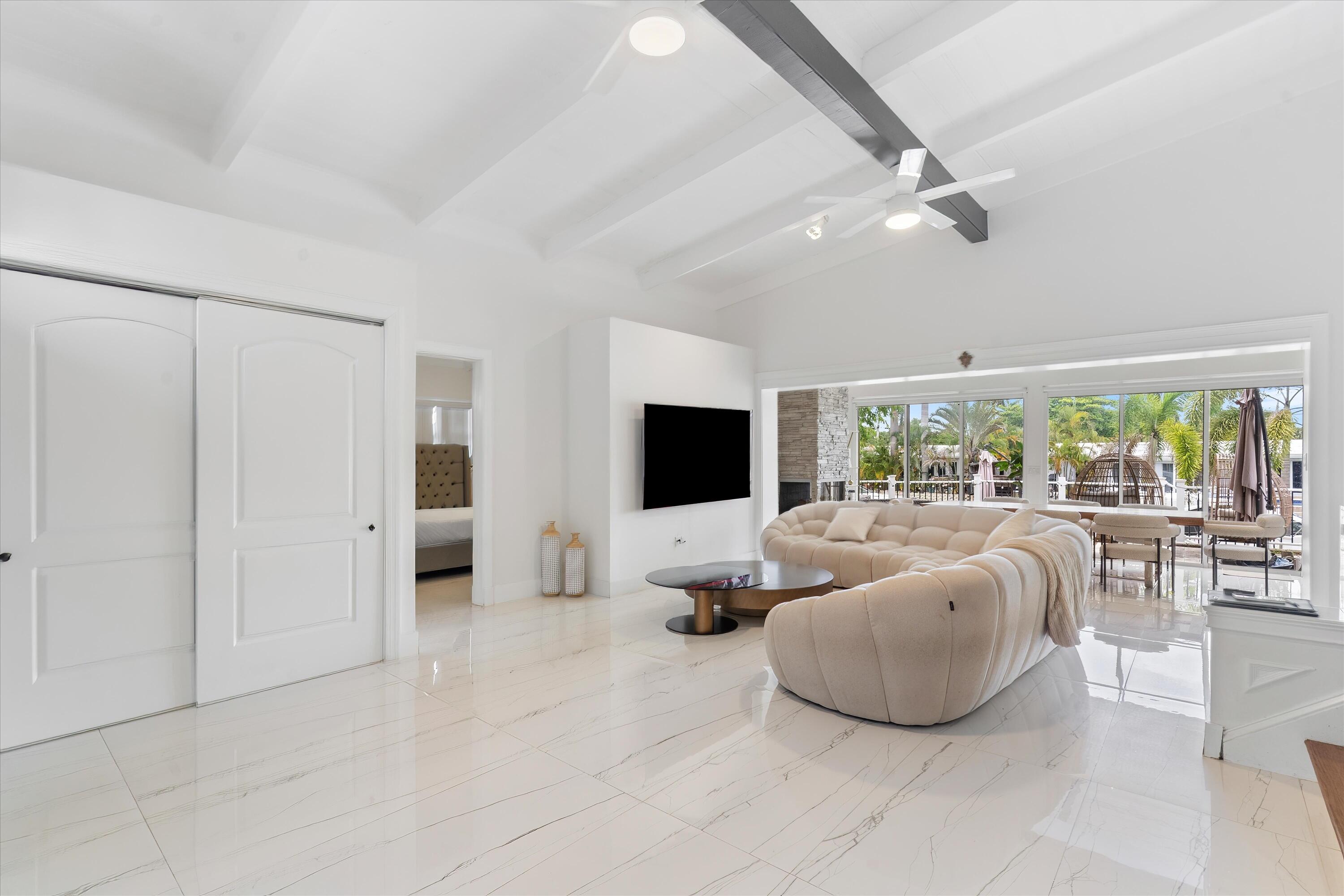 2518 Key Largo Lane Property Photo 4
