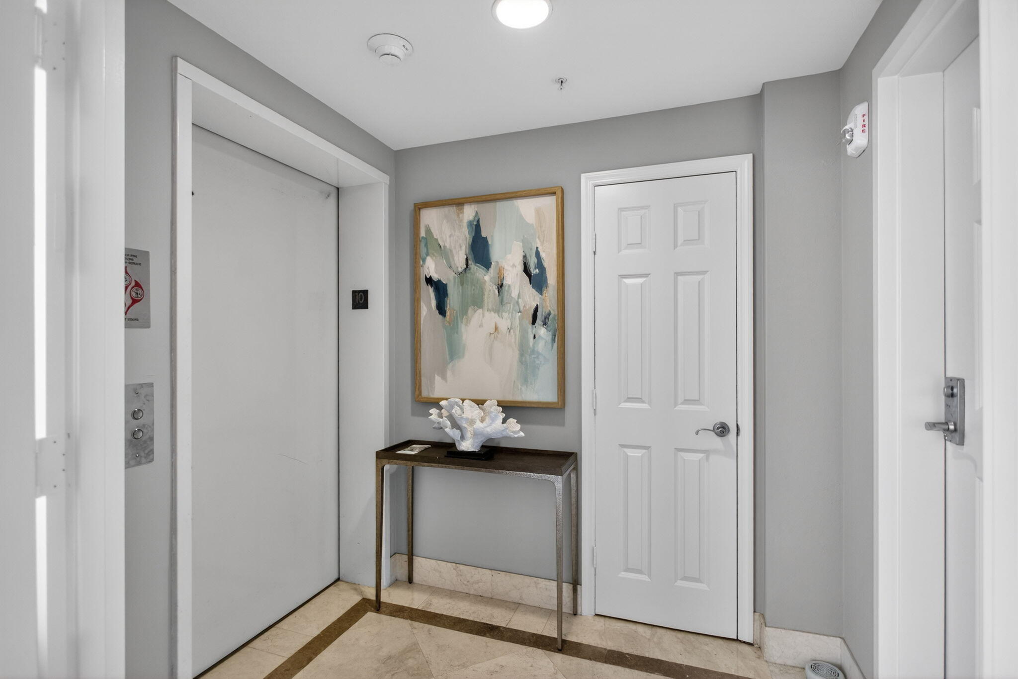 100 S Birch Road 1003f Property Photo 17