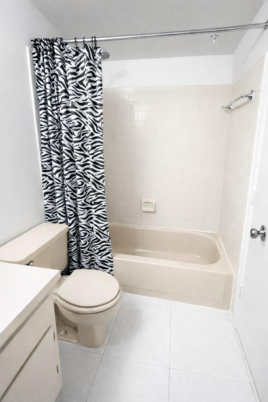5550 Lakeside Drive 203 Property Photo 10