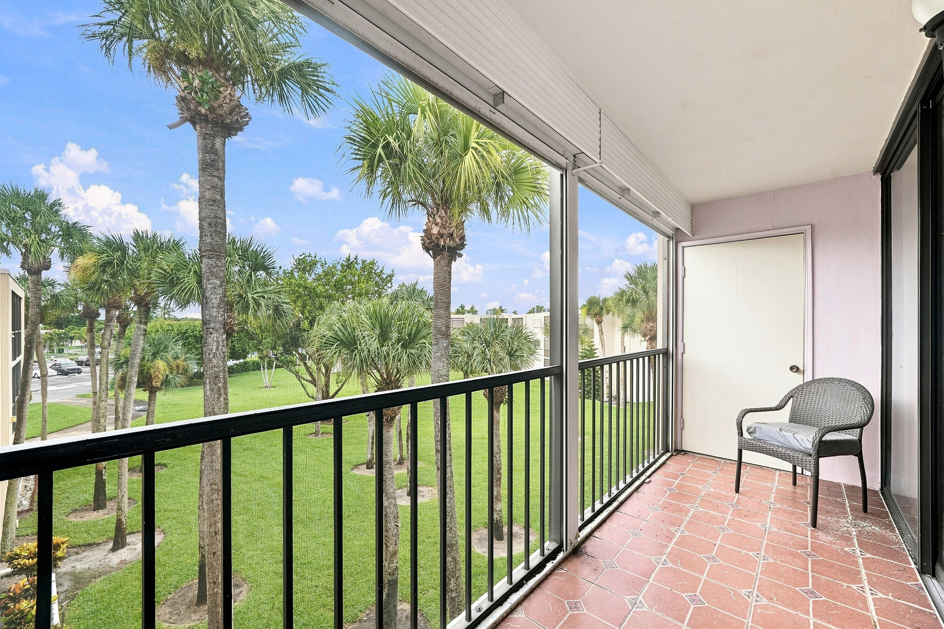 5370 Las Verdes Circle 304 Property Photo 1