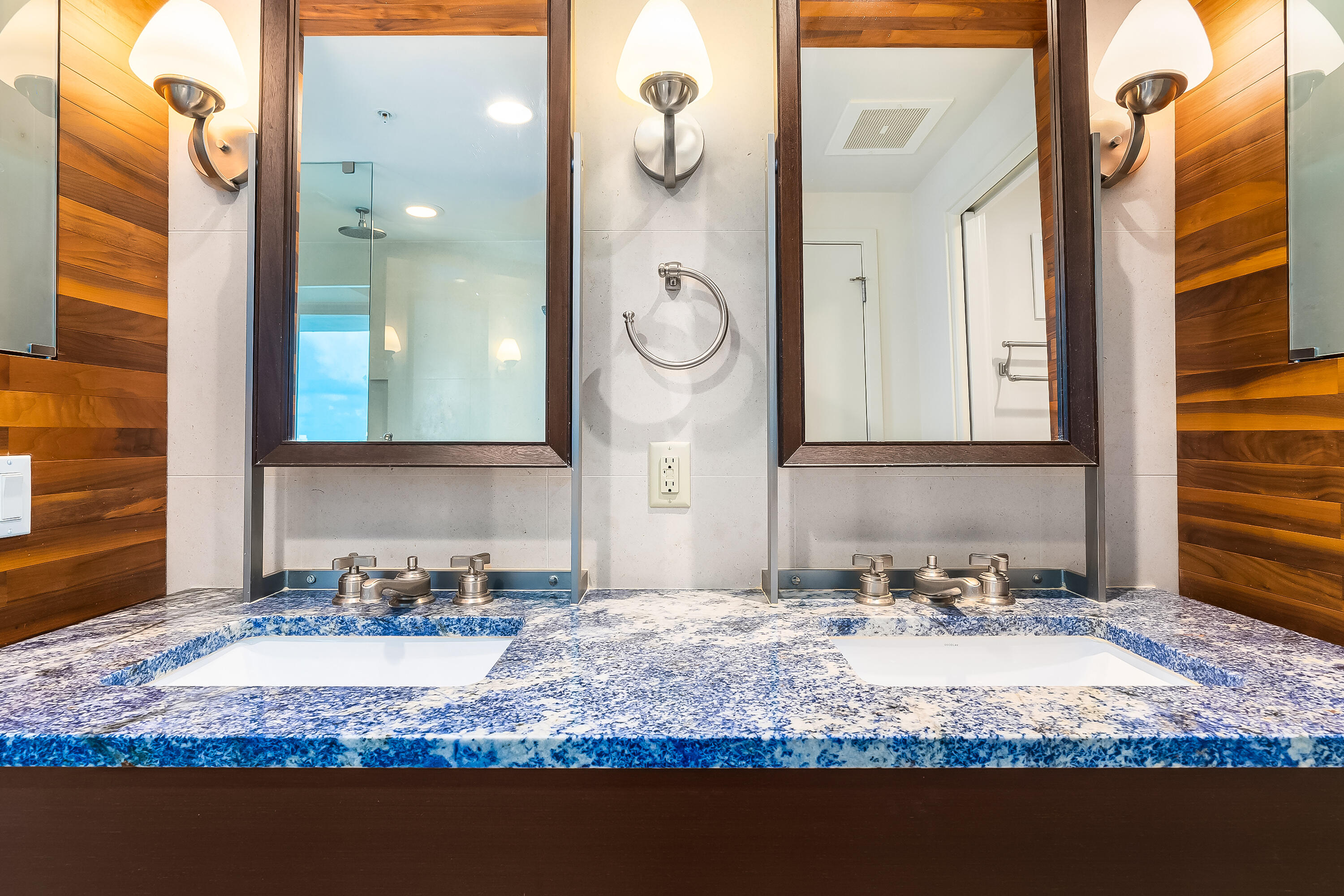 6899 Collins Avenue 1409 Property Photo 33