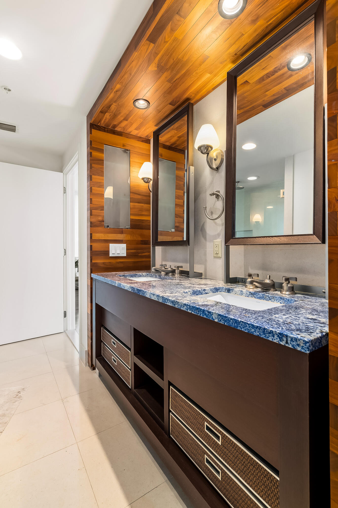6899 Collins Avenue 1409 Property Photo 36