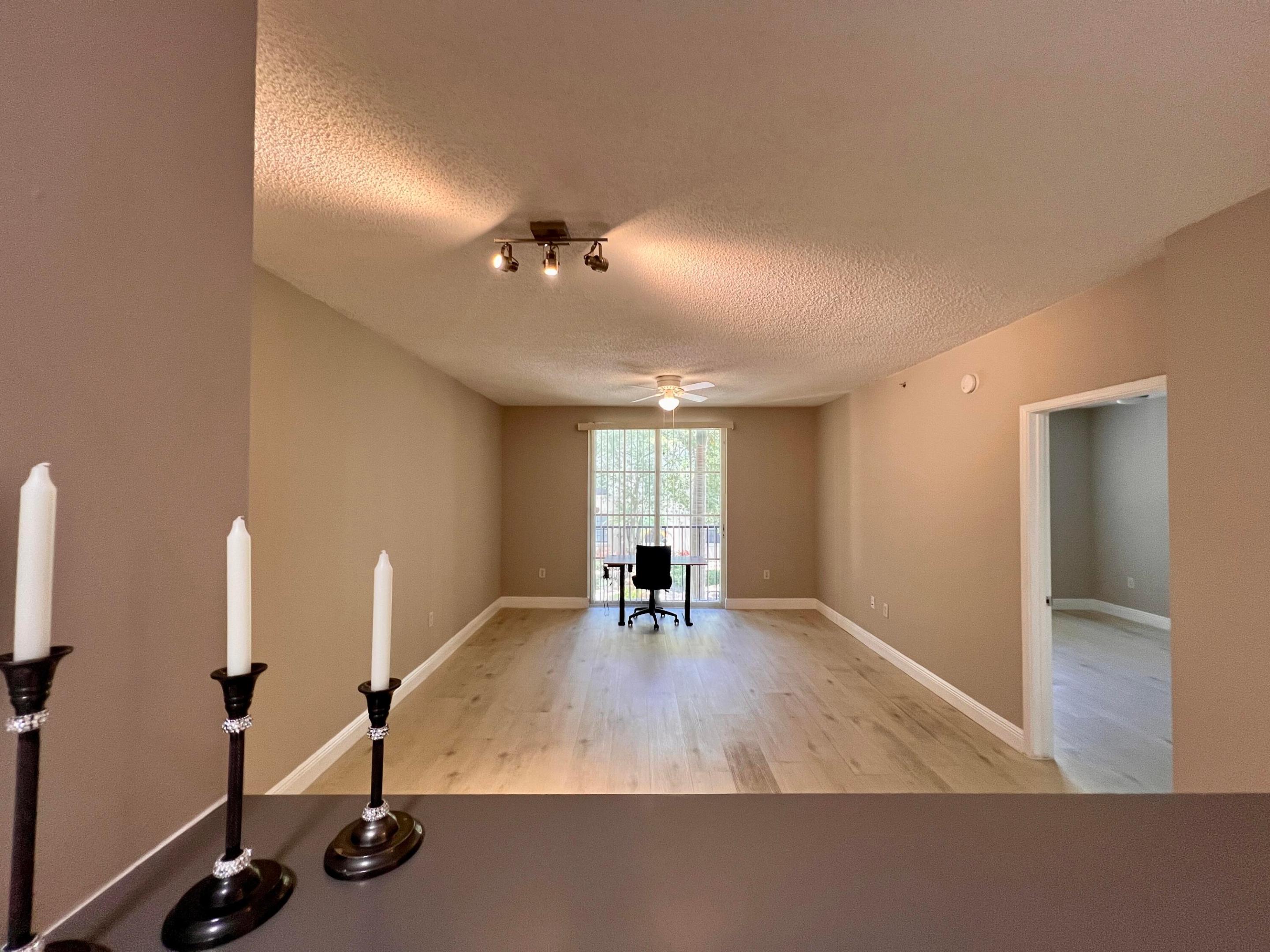 630 S Sapodilla Avenue 204 Property Photo 4