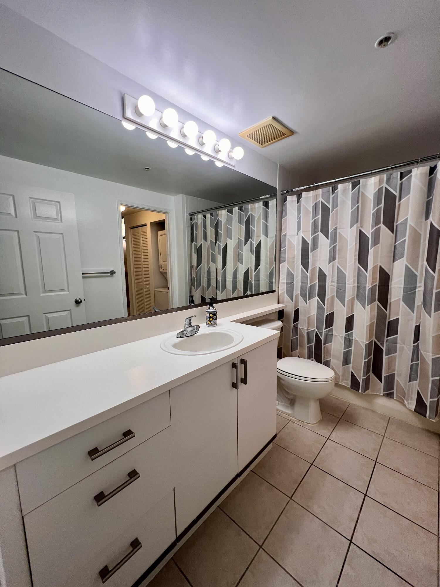 630 S Sapodilla Avenue 204 Property Photo 13