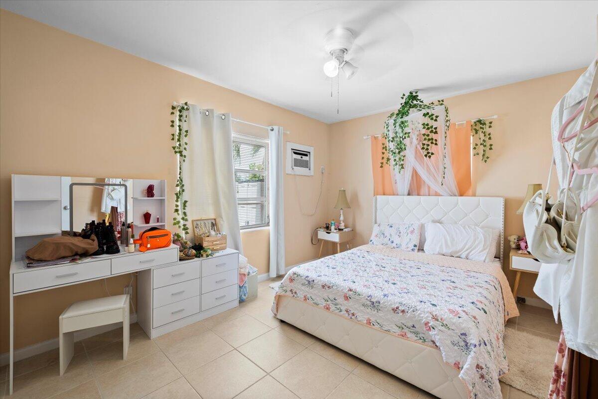 327 S Ocean Breeze 1 Property Photo 8