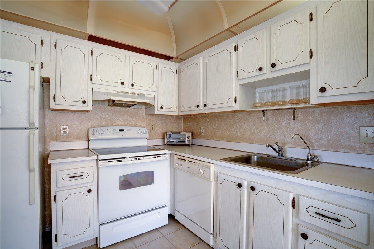 222 Saxony E 222 Property Photo 7