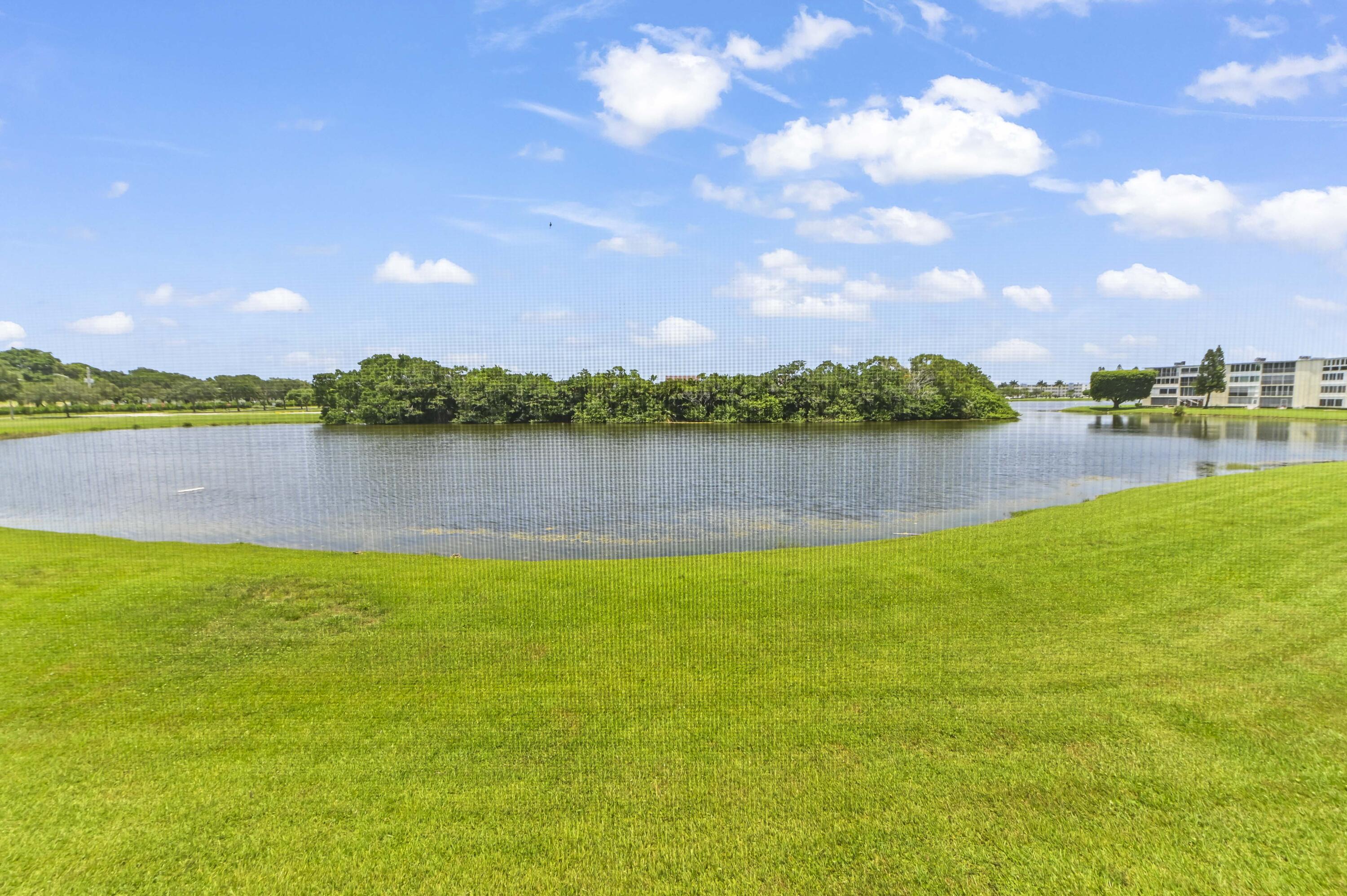 2056 Ainslie D Property Photo 16