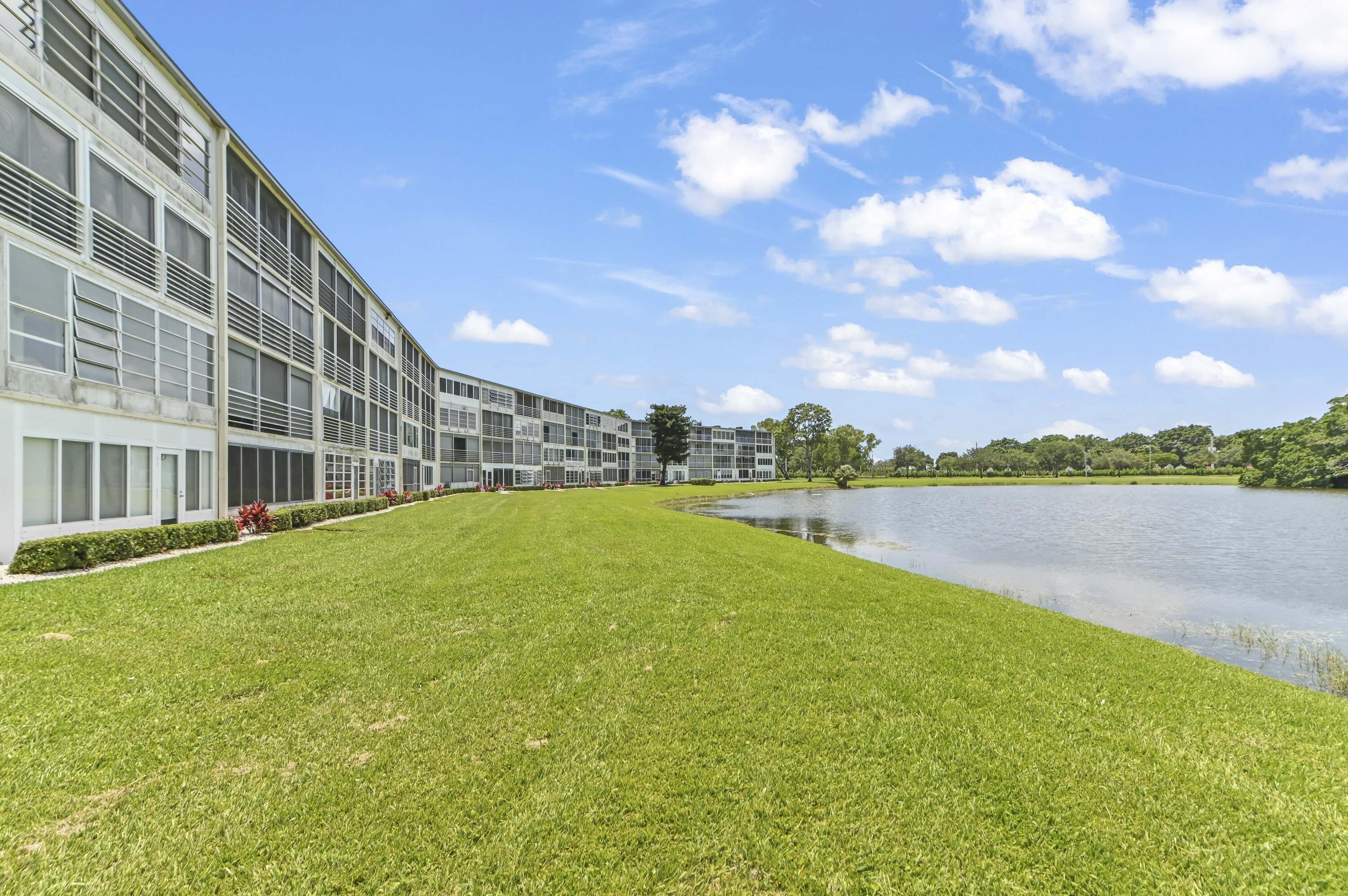2056 Ainslie D Property Photo 17
