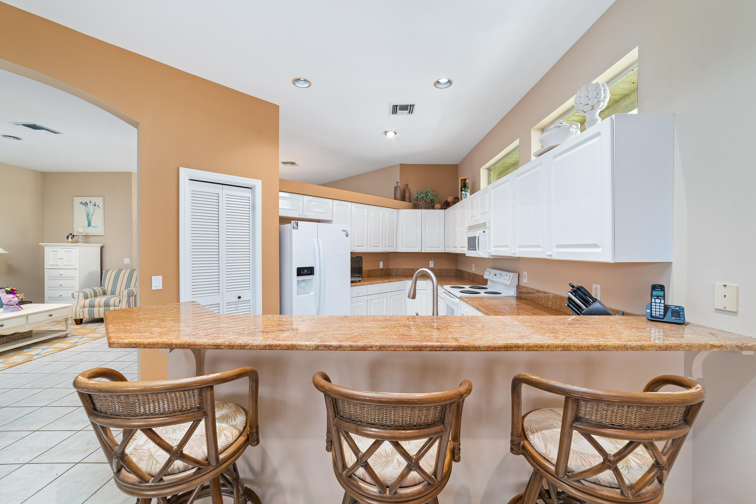 1726 Victoria Circle Property Photo 9