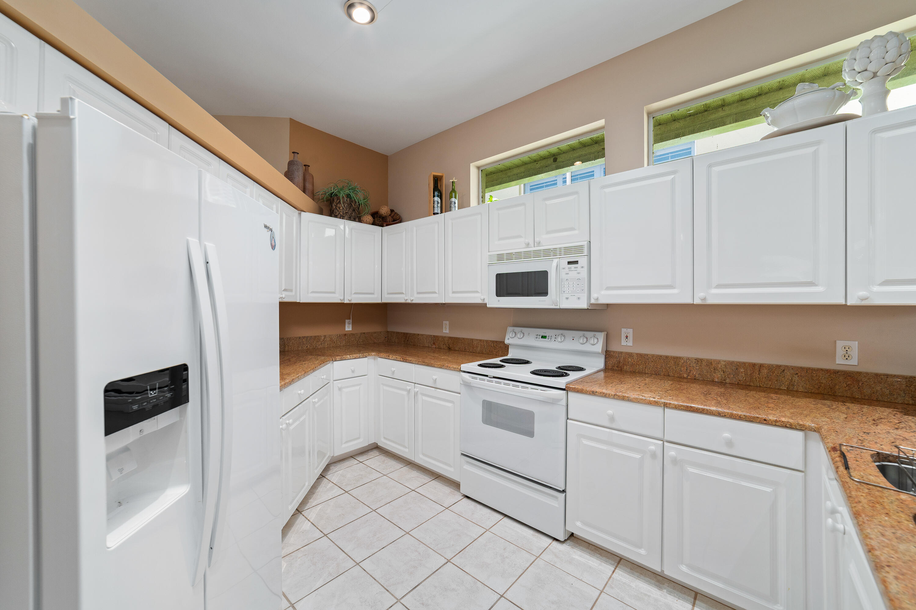 1726 Victoria Circle Property Photo 11