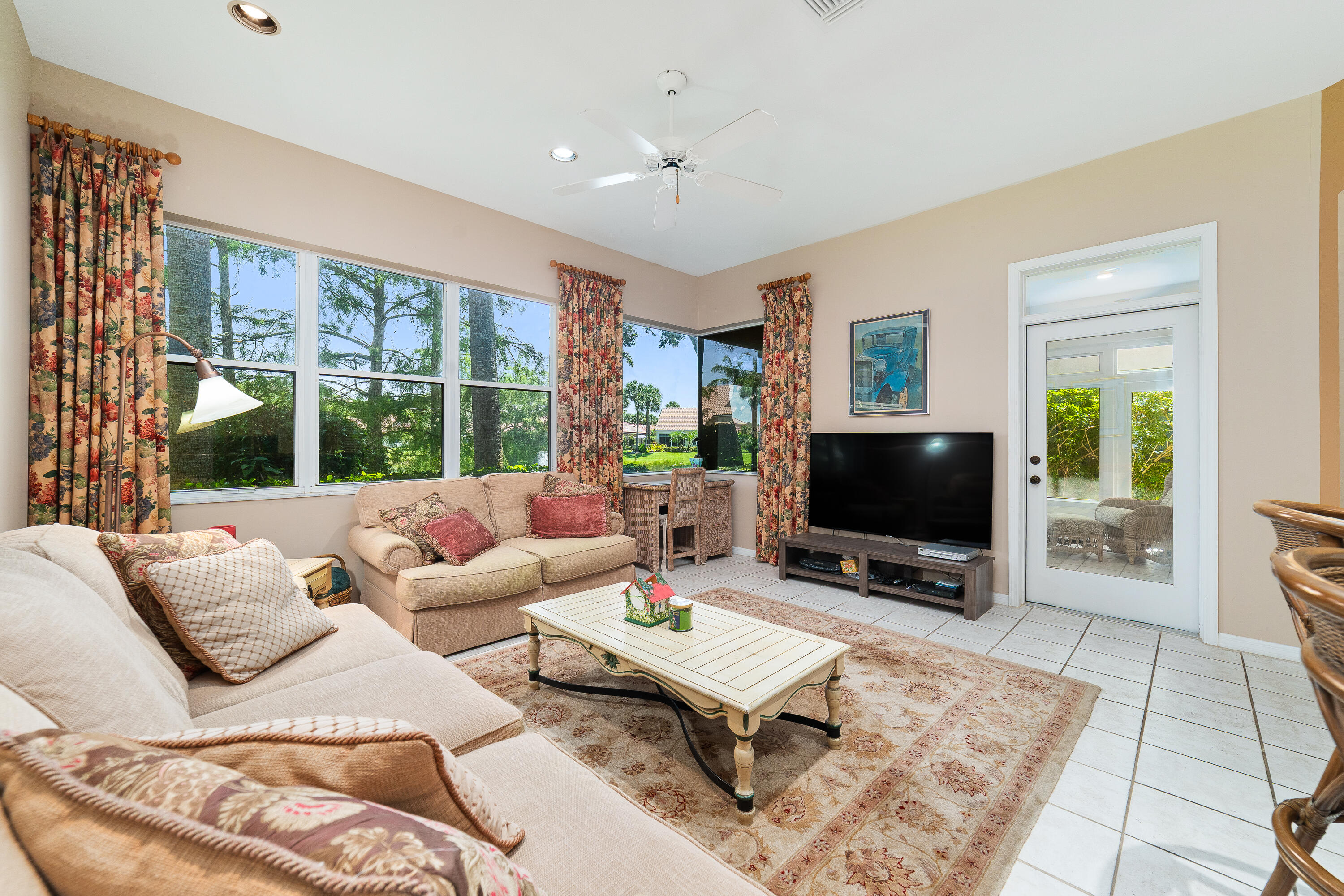1726 Victoria Circle Property Photo 14