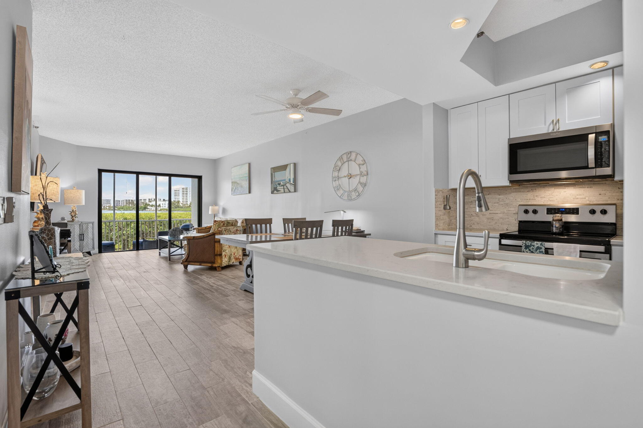 200 Waterway Road 104 Property Photo 3