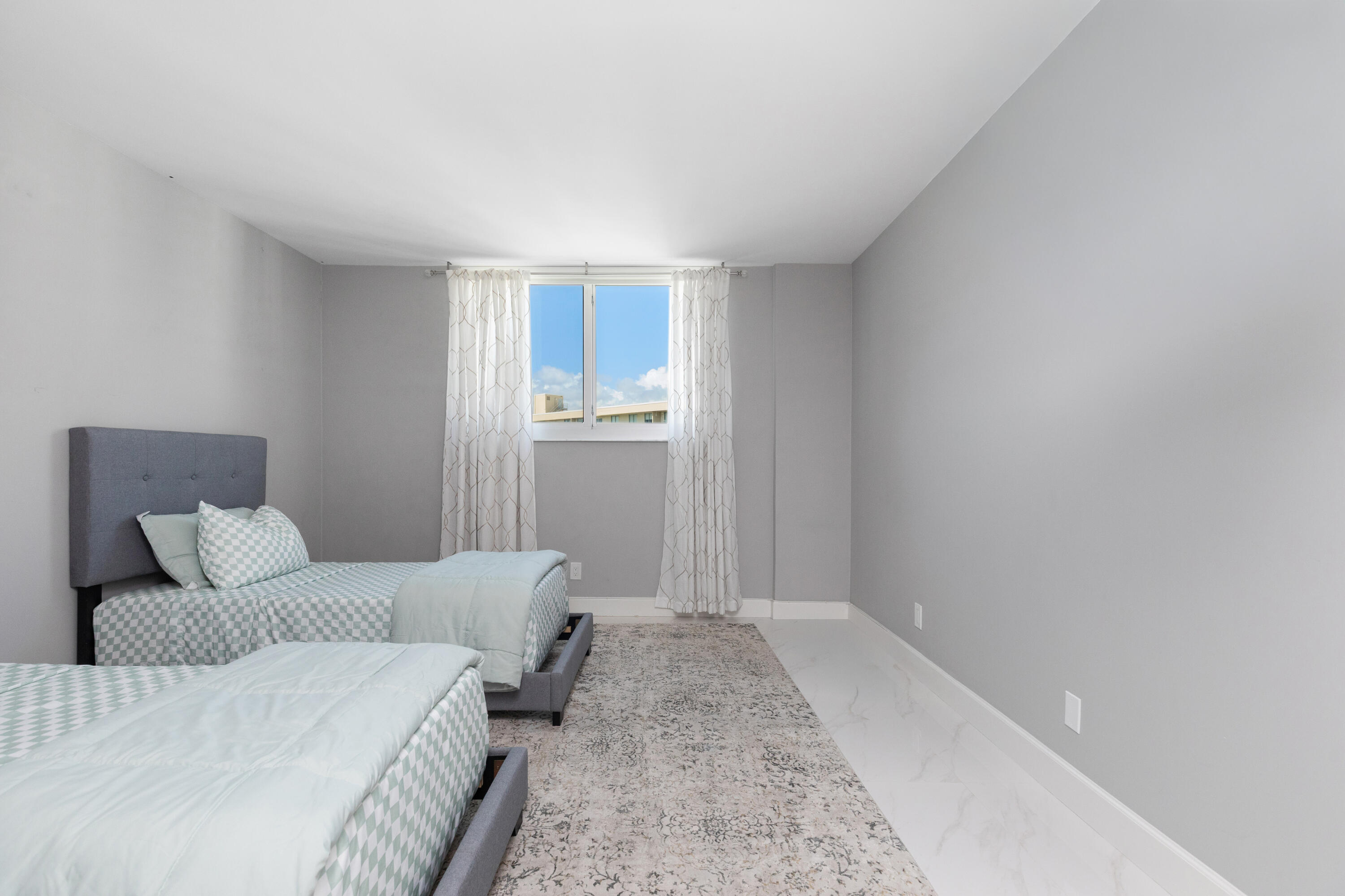 19380 Collins Avenue 1527 Property Photo 9