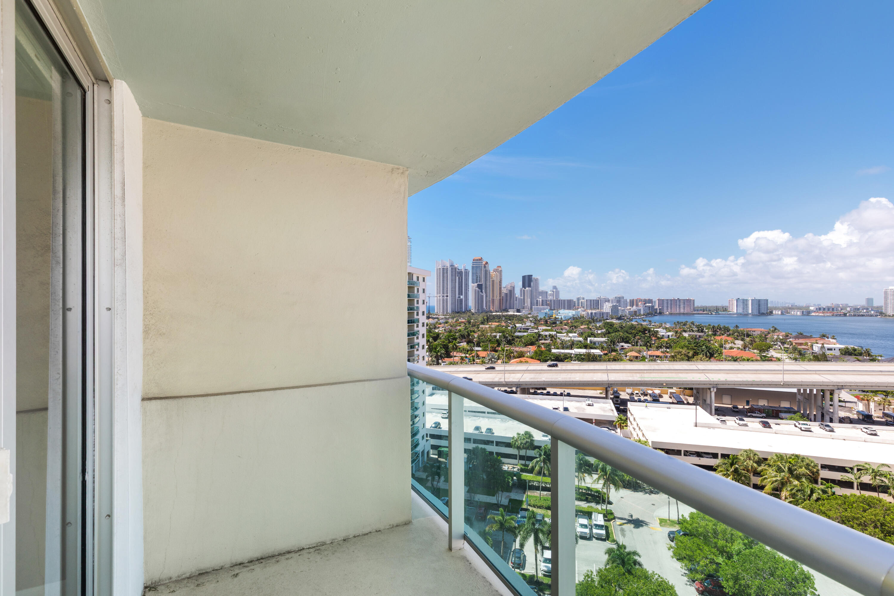 19380 Collins Avenue 1527 Property Photo 29