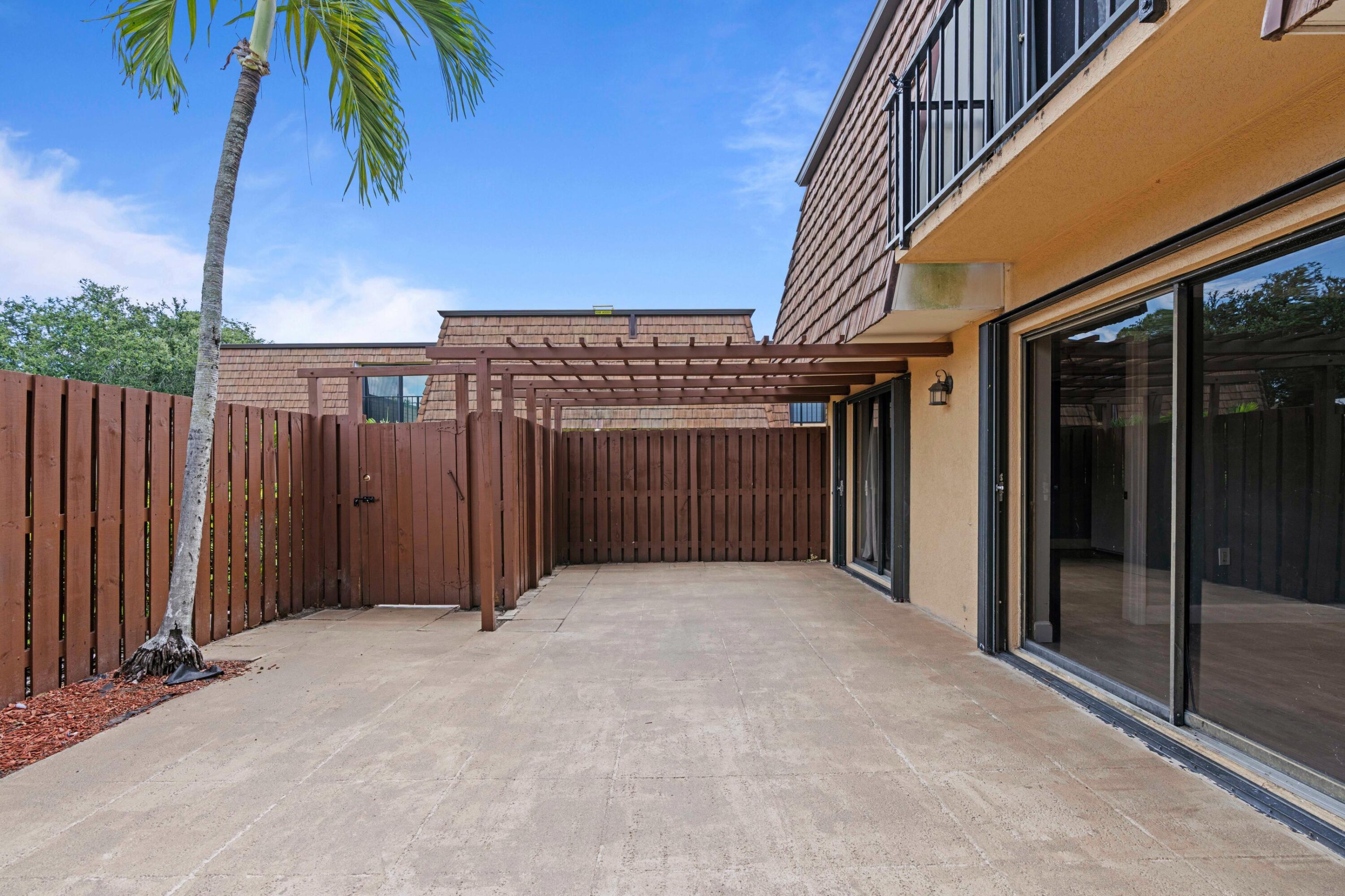 1405 14th Lane Property Photo 6