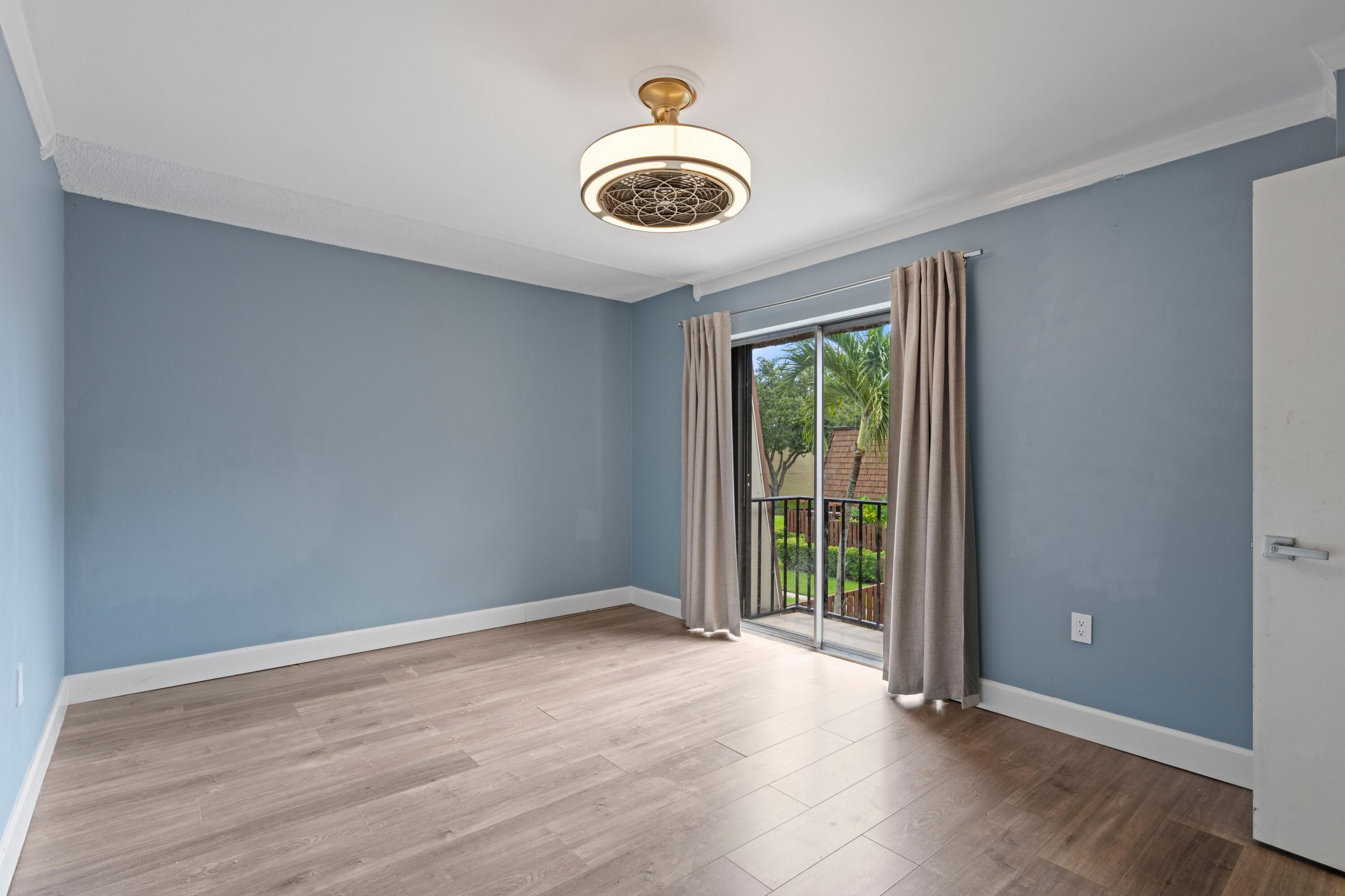 1405 14th Lane Property Photo 7