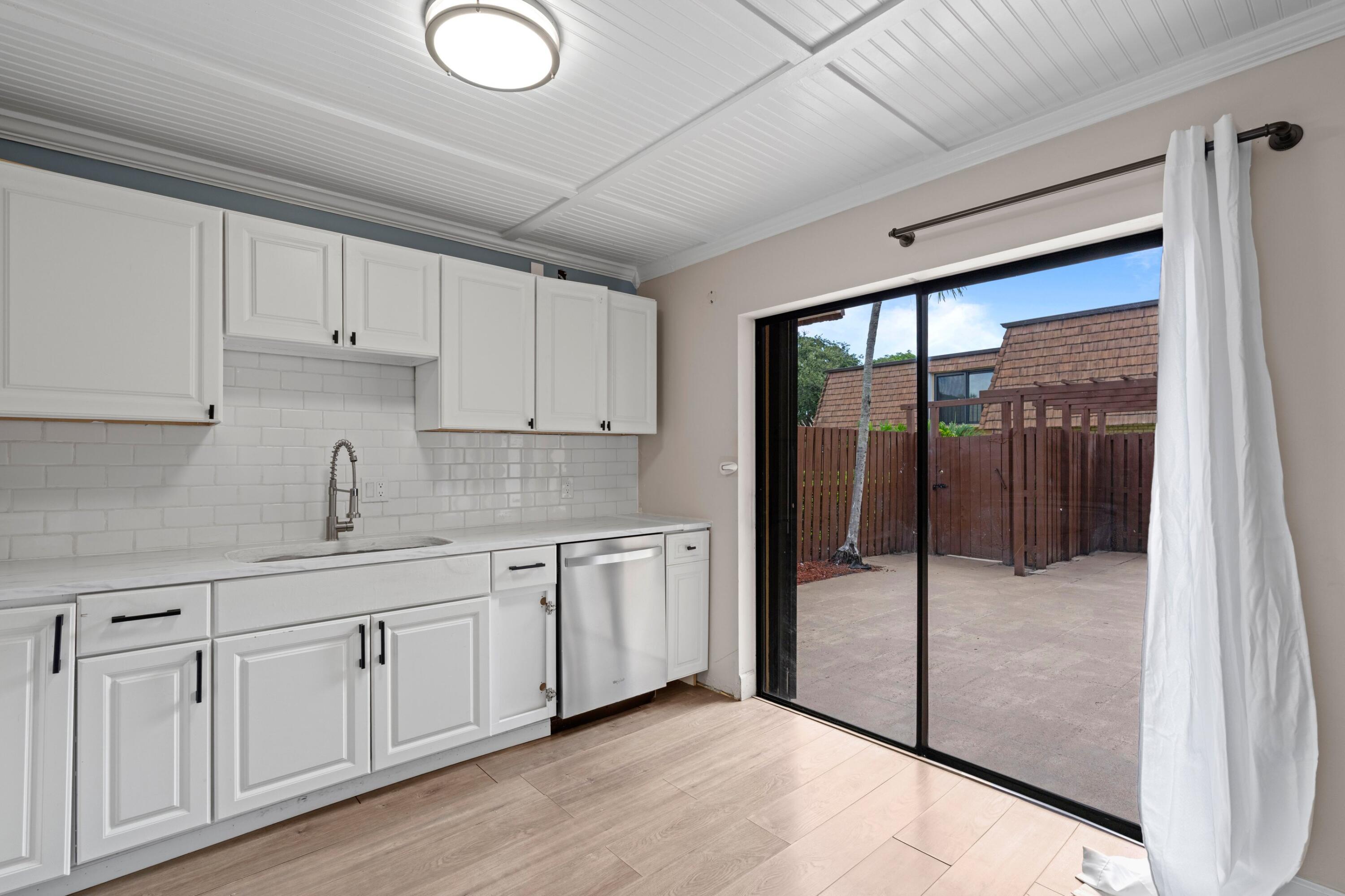 1405 14th Lane Property Photo 22