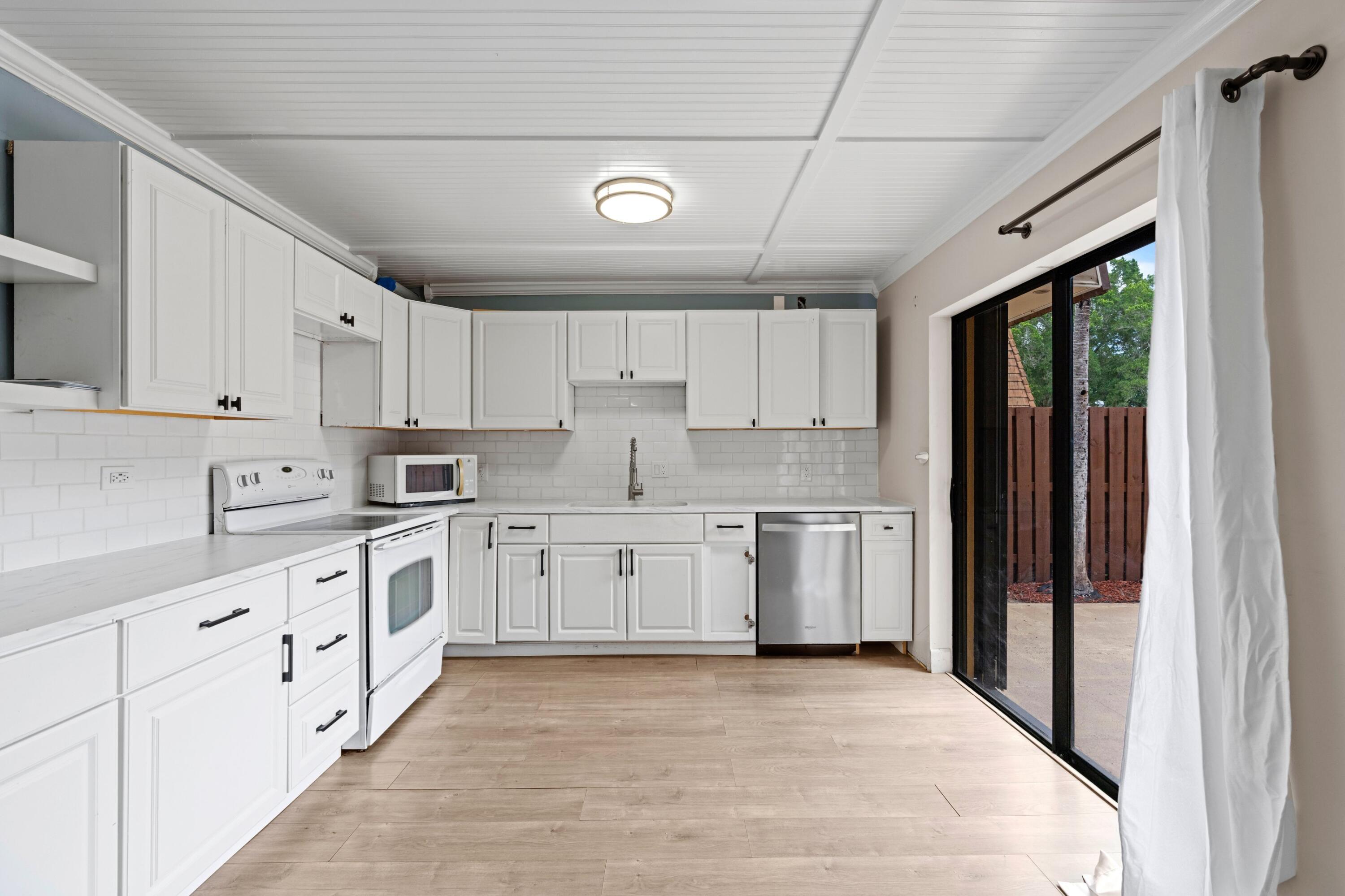 1405 14th Lane Property Photo 24