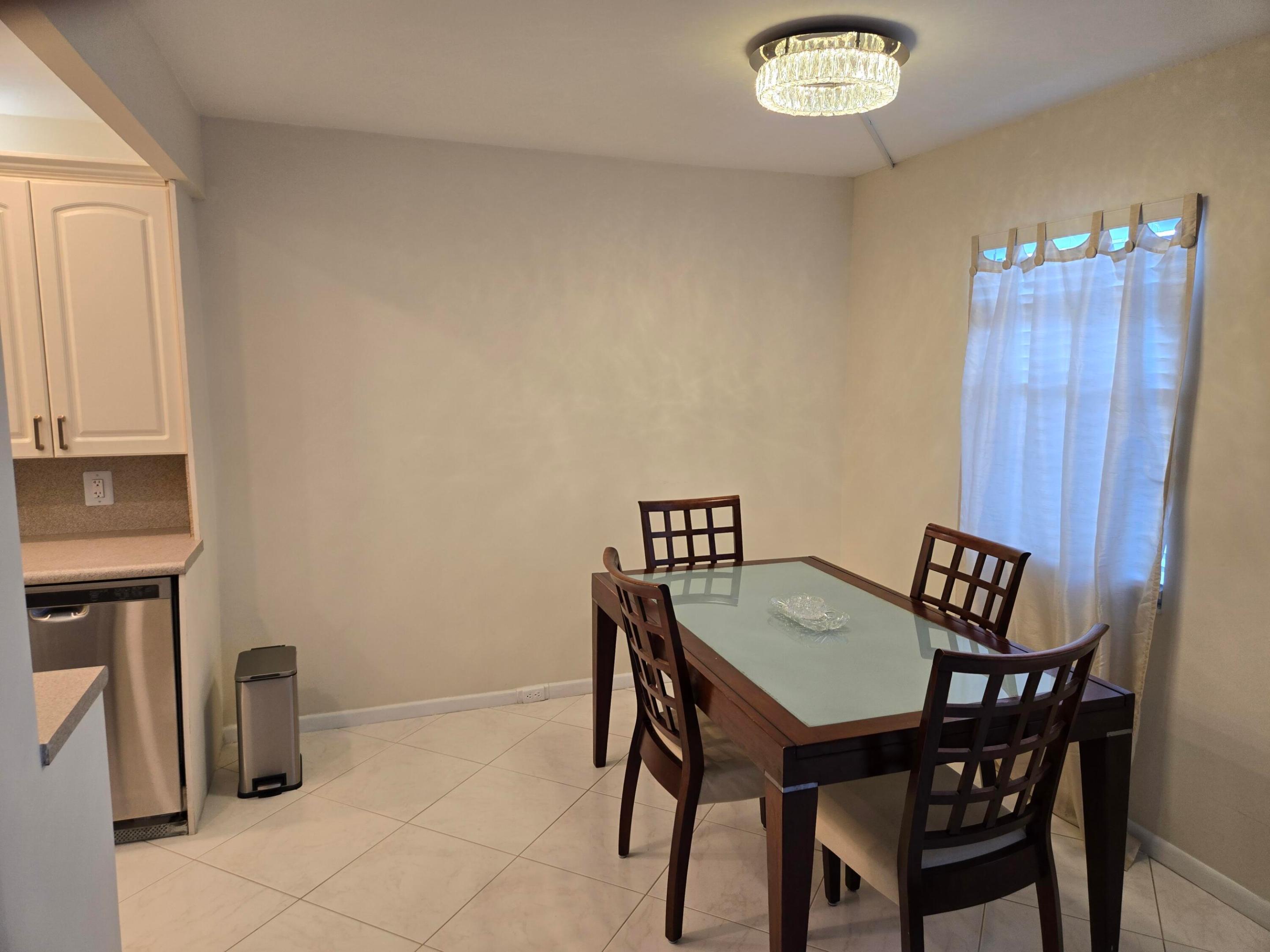 2031 Exeter Property Photo 5