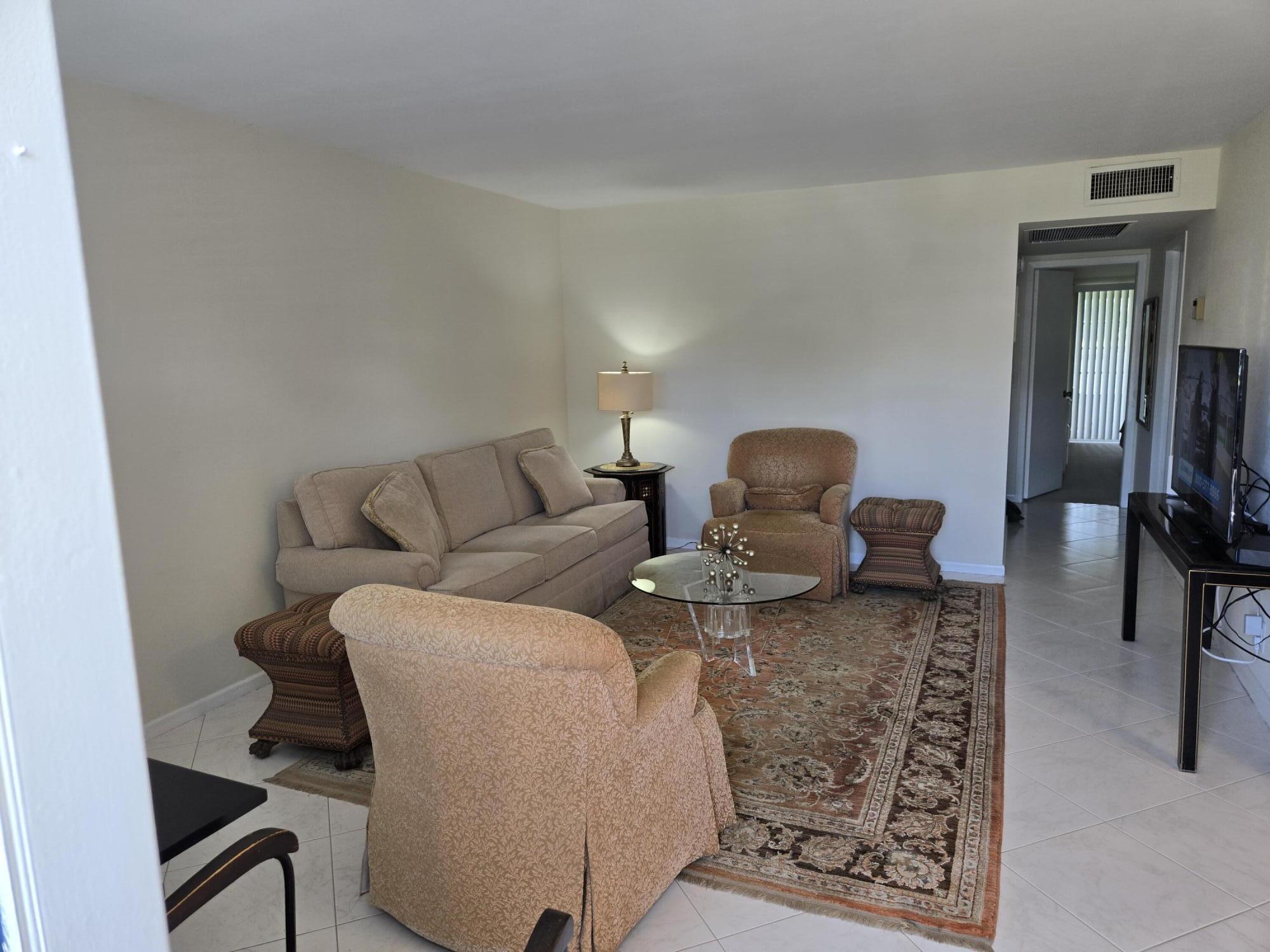 2031 Exeter Property Photo 6
