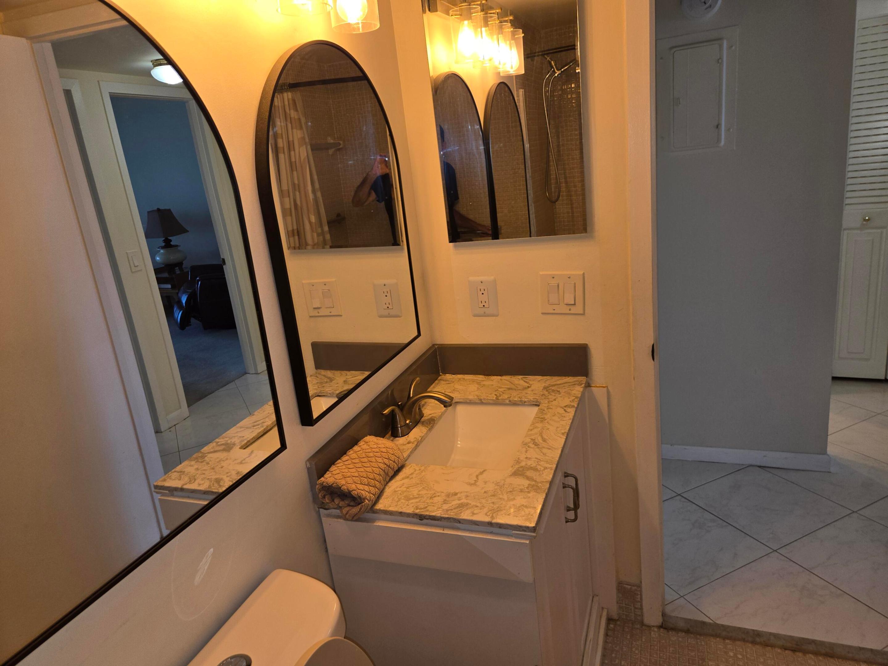 2031 Exeter Property Photo 9