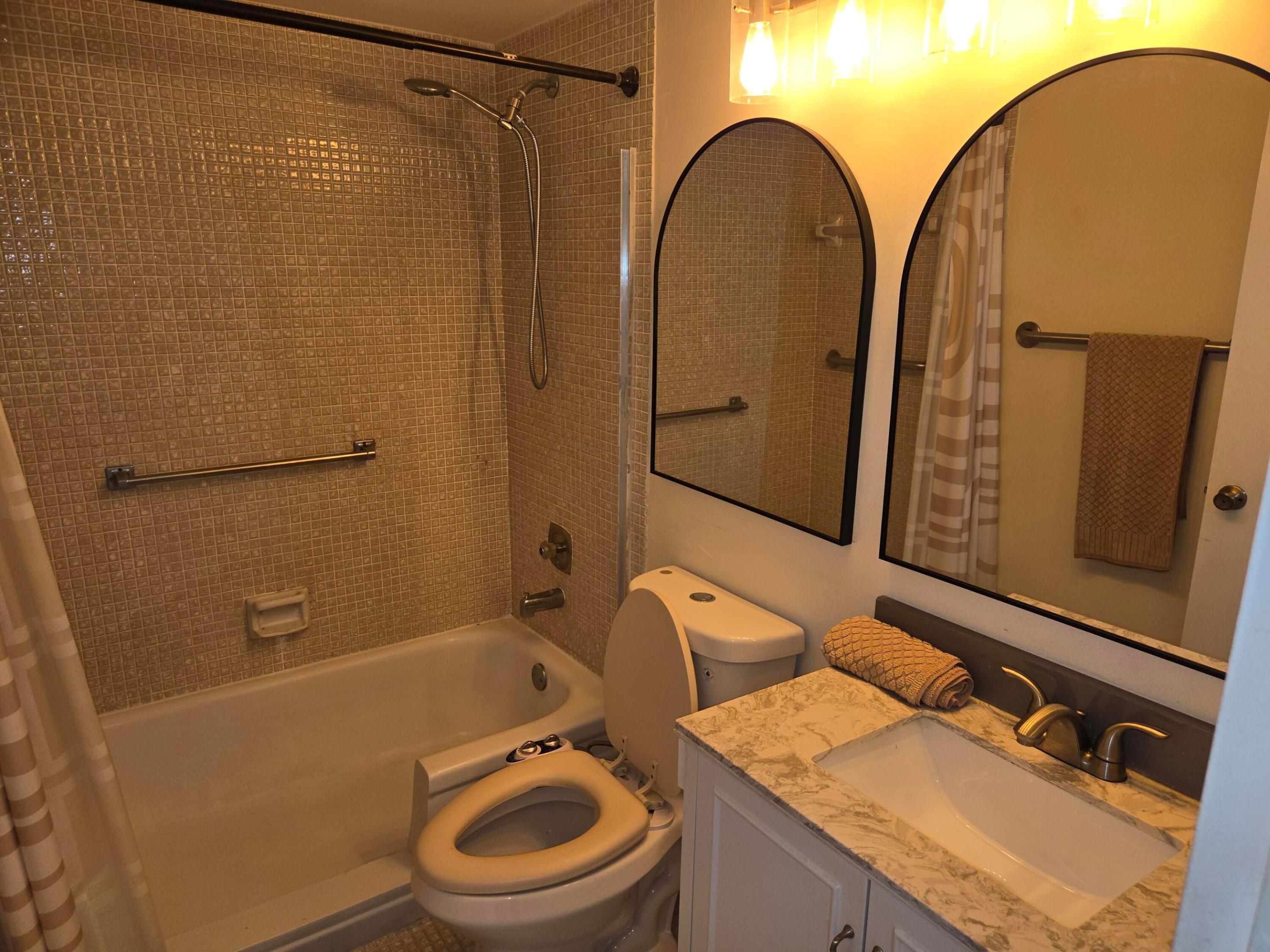 2031 Exeter Property Photo 10