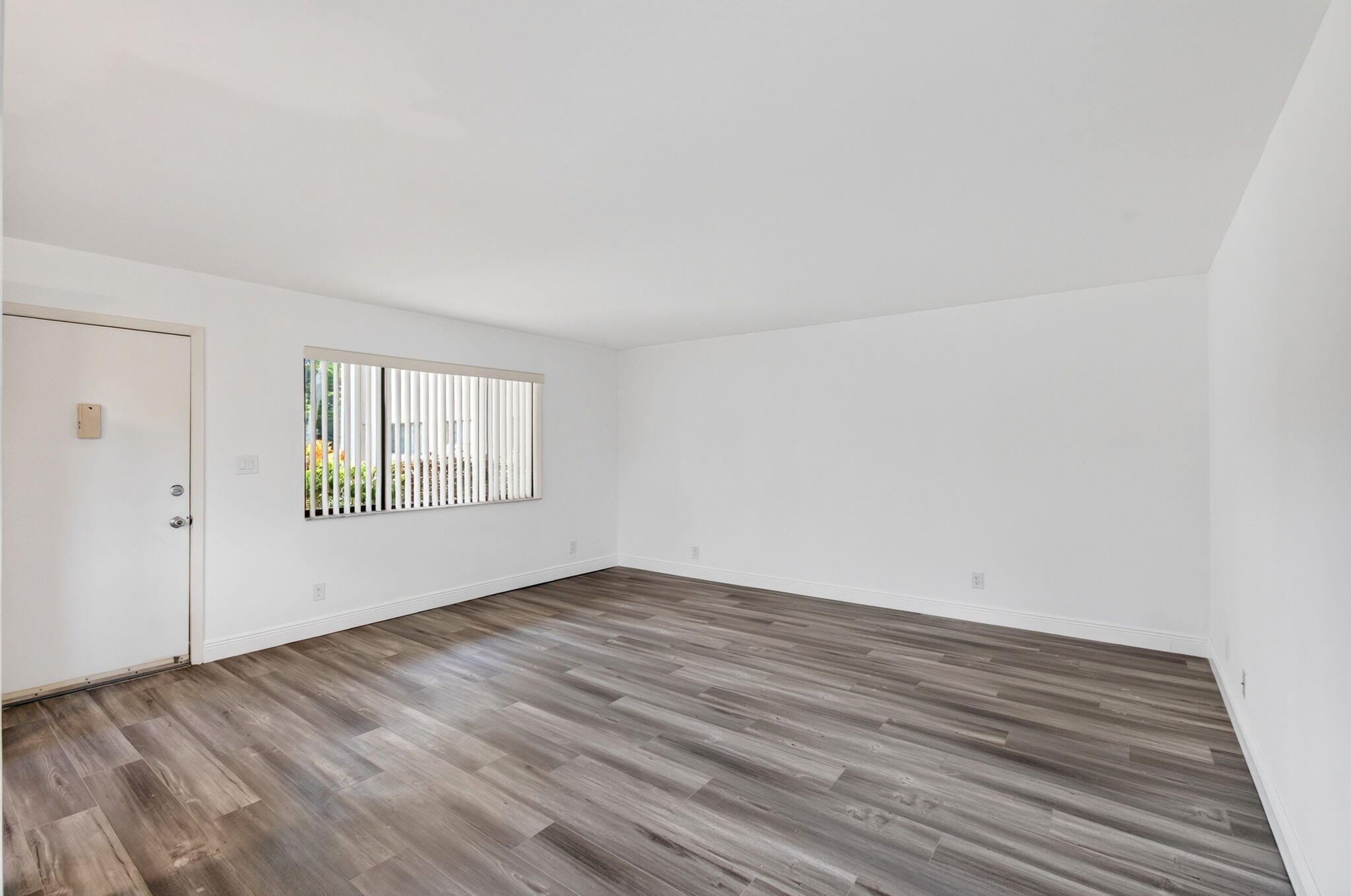 15126 Ashland Street 238 Property Photo 12
