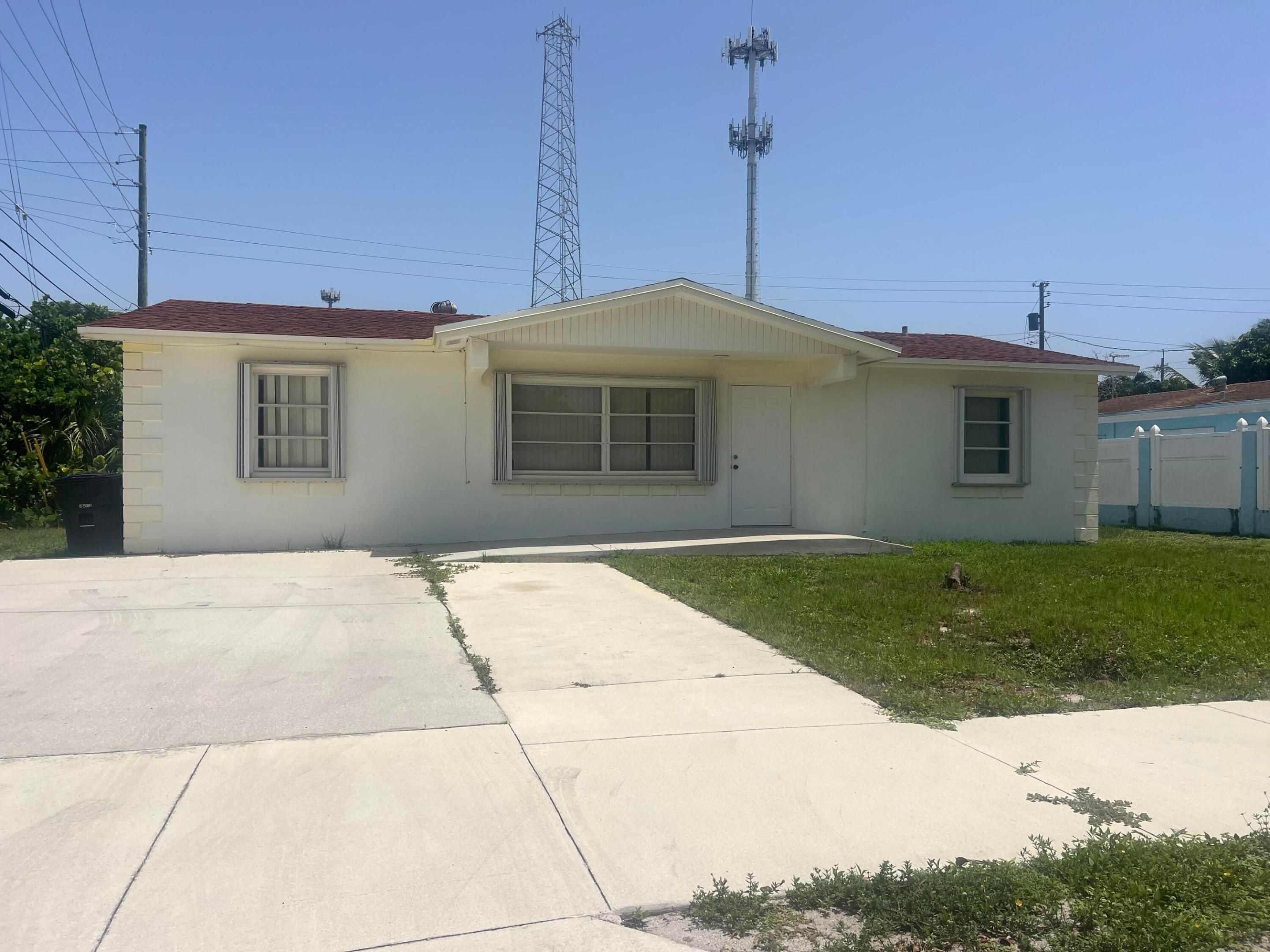 816 24th Avenue N Property Photo 1
