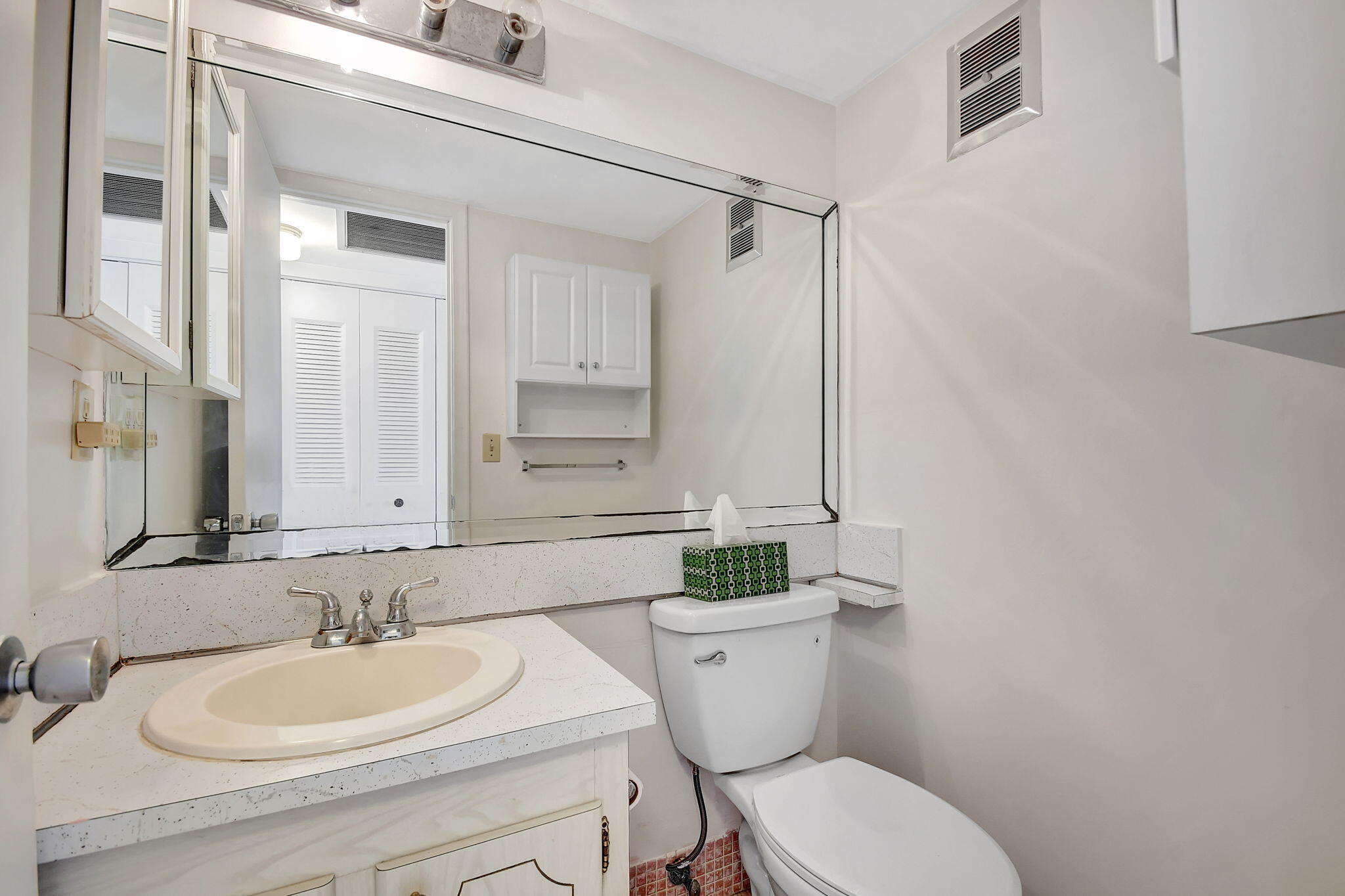 226 Andover I Property Photo 7