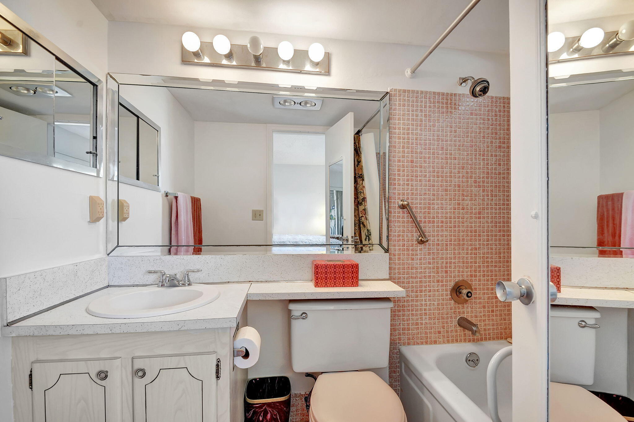 226 Andover I Property Photo 8