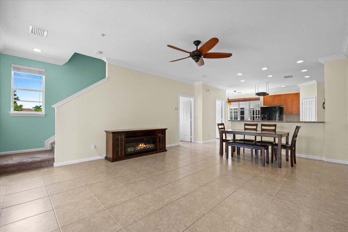 127 Greenwich Circle Property Photo 9