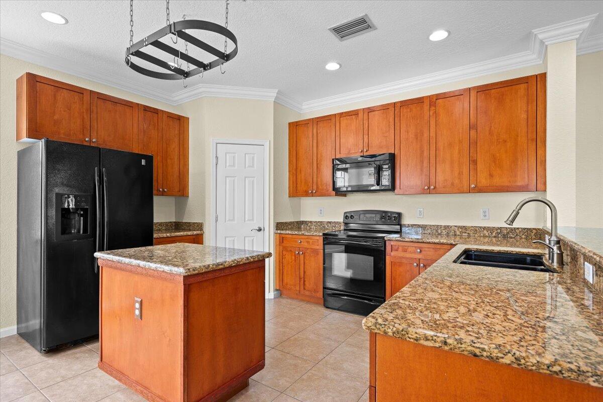 127 Greenwich Circle Property Photo 11