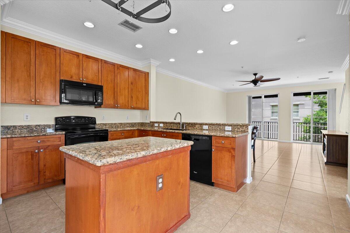 127 Greenwich Circle Property Photo 12