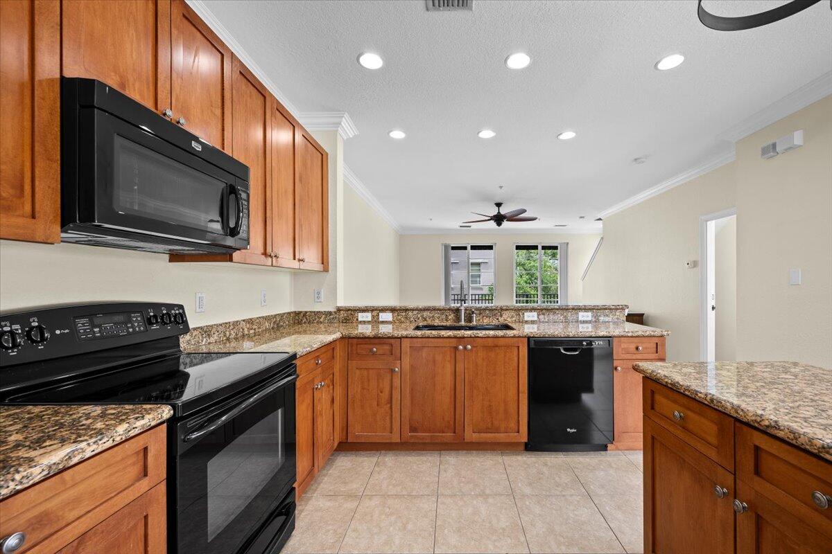 127 Greenwich Circle Property Photo 13
