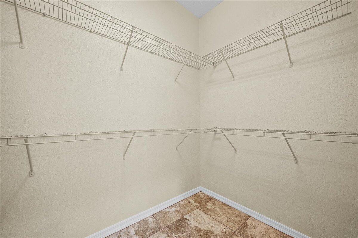 127 Greenwich Circle Property Photo 17