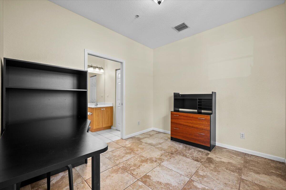 127 Greenwich Circle Property Photo 25