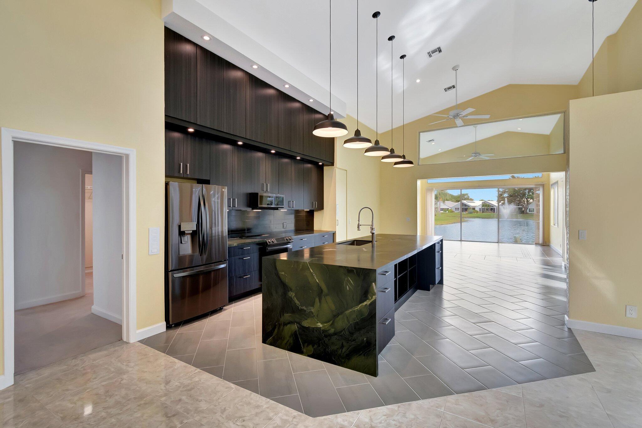 11922 Fountainside Circle
