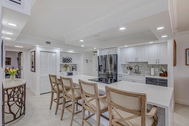 5440 N Ocean Drive 1502 Property Photo 6