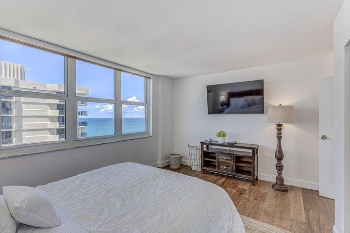 5440 N Ocean Drive 1502 Property Photo 22
