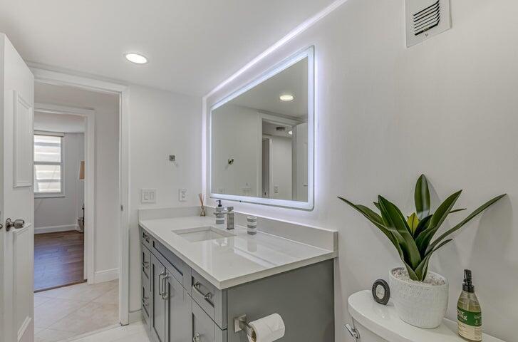 5440 N Ocean Drive 1502 Property Photo 25