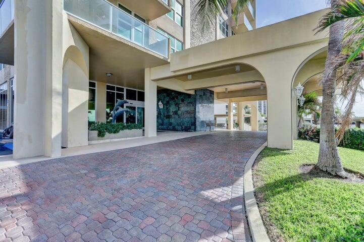 5440 N Ocean Drive 1502 Property Photo 32