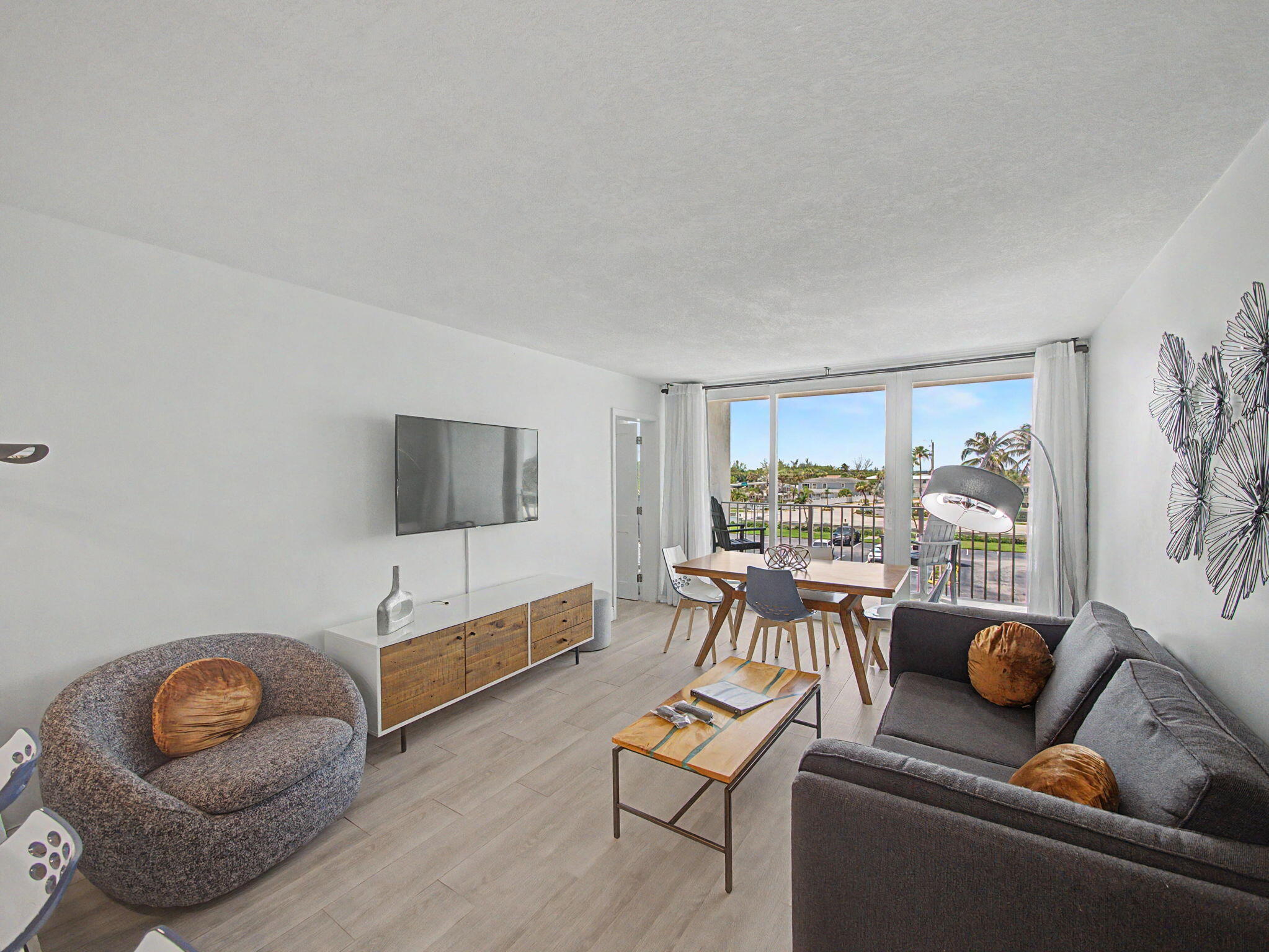 9800 S Ocean Drive 316 Property Photo 3